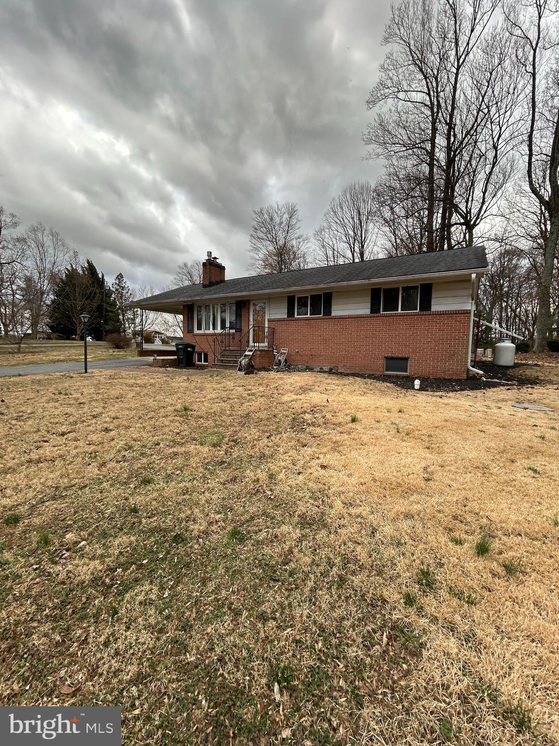 LONG VIEW HEIGHTS - Residential Lease