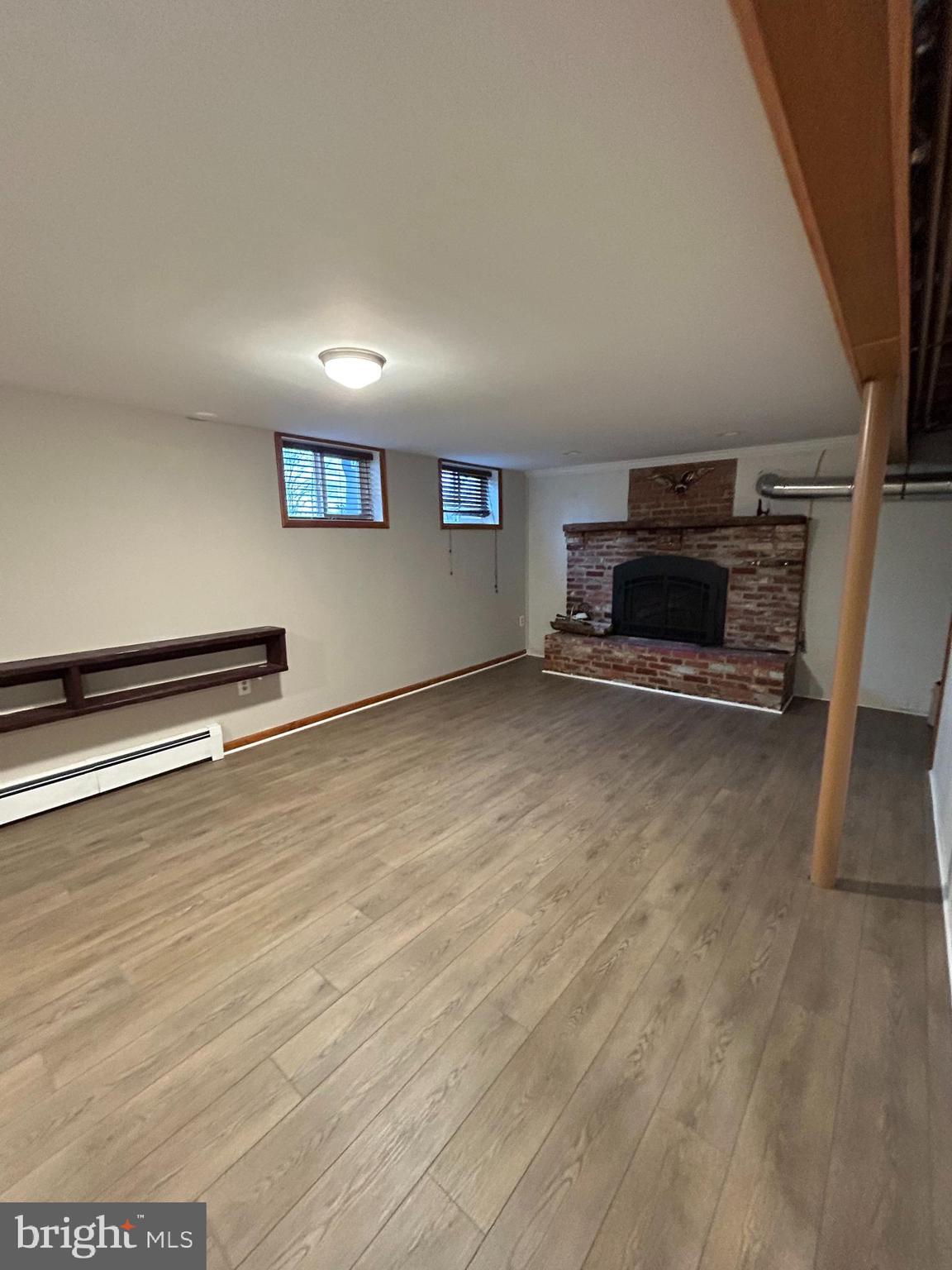 LONG VIEW HEIGHTS - Residential Lease