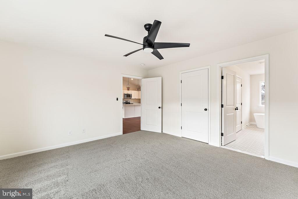 SECLUSION SHORES - Residential