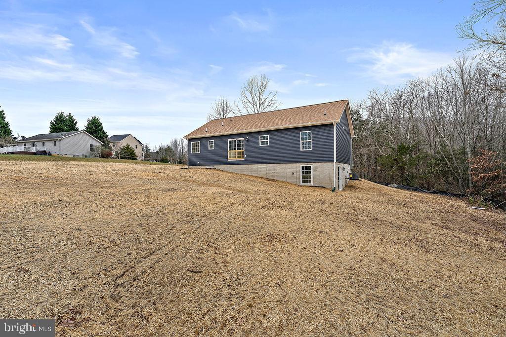 SECLUSION SHORES - Residential