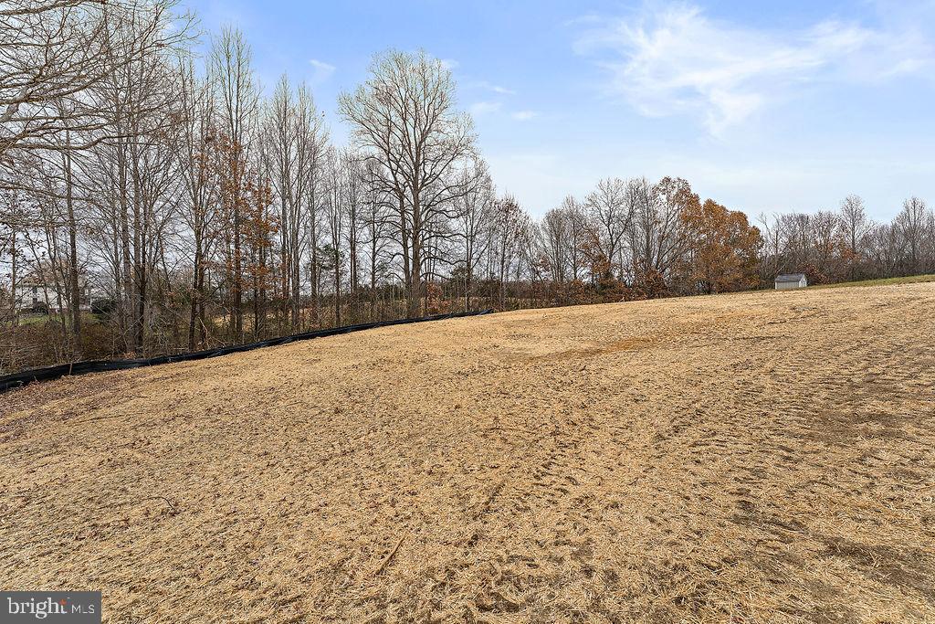 SECLUSION SHORES - Residential