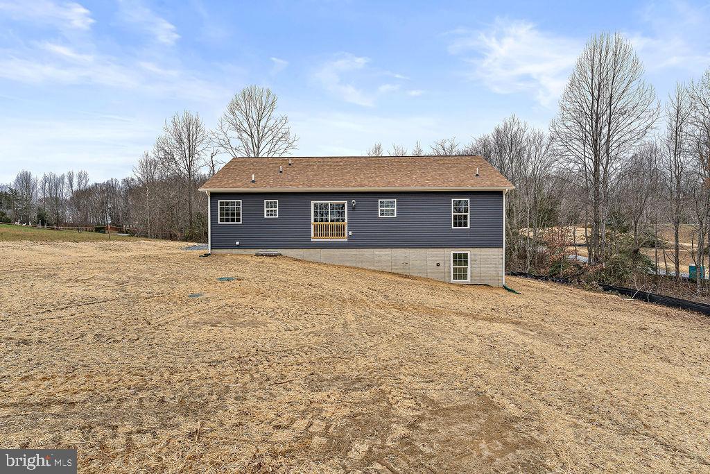 SECLUSION SHORES - Residential