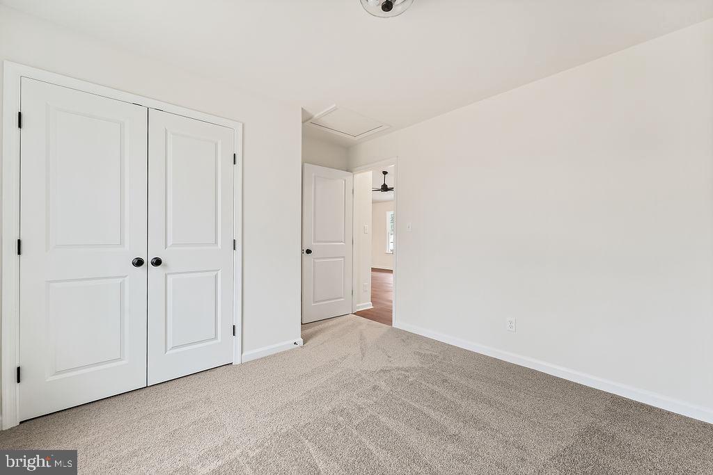 SECLUSION SHORES - Residential