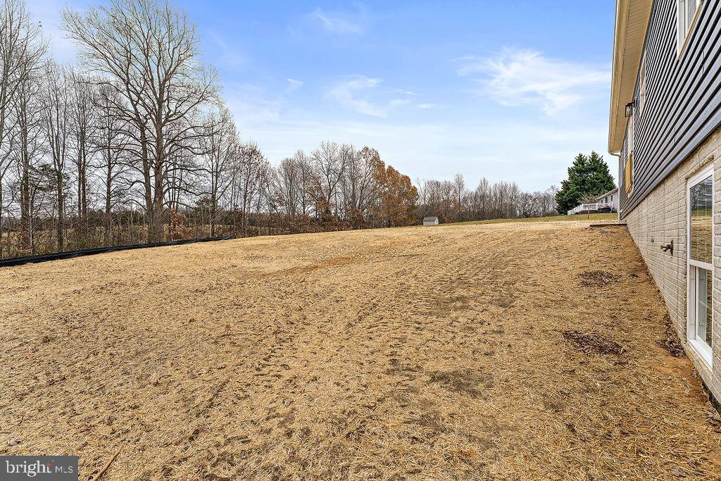 SECLUSION SHORES - Residential