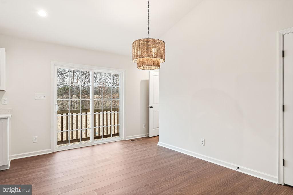 SECLUSION SHORES - Residential