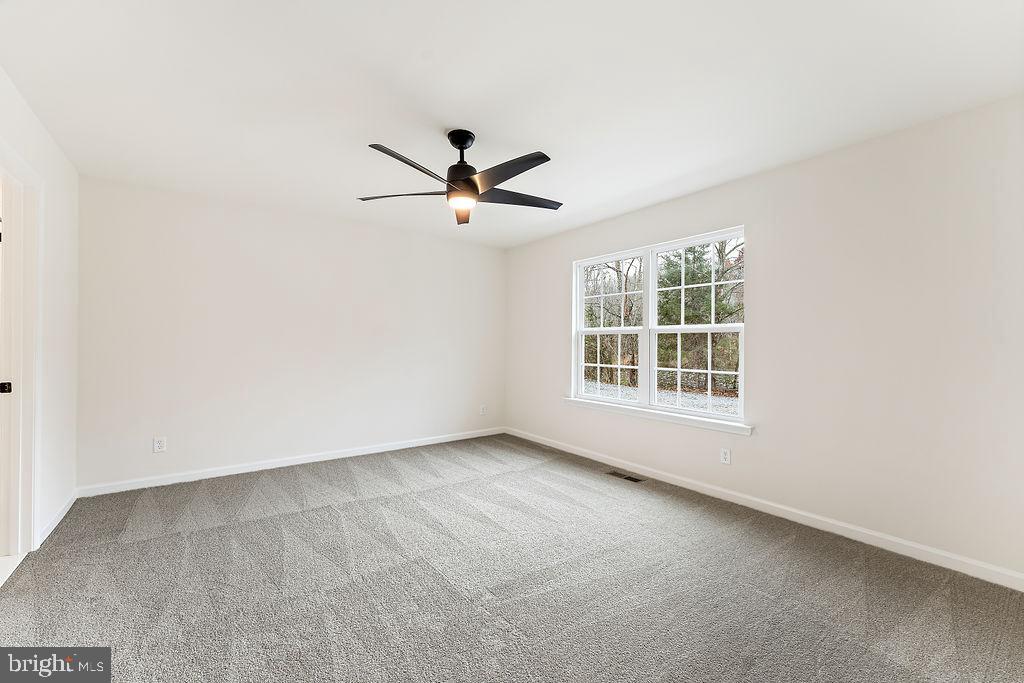 SECLUSION SHORES - Residential