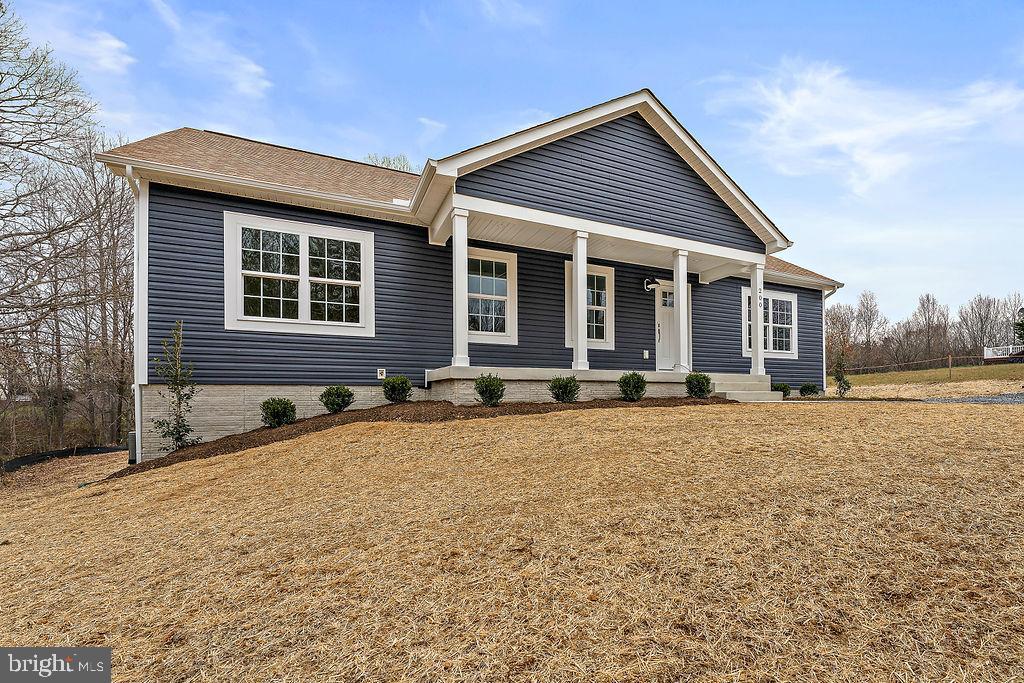 SECLUSION SHORES - Residential