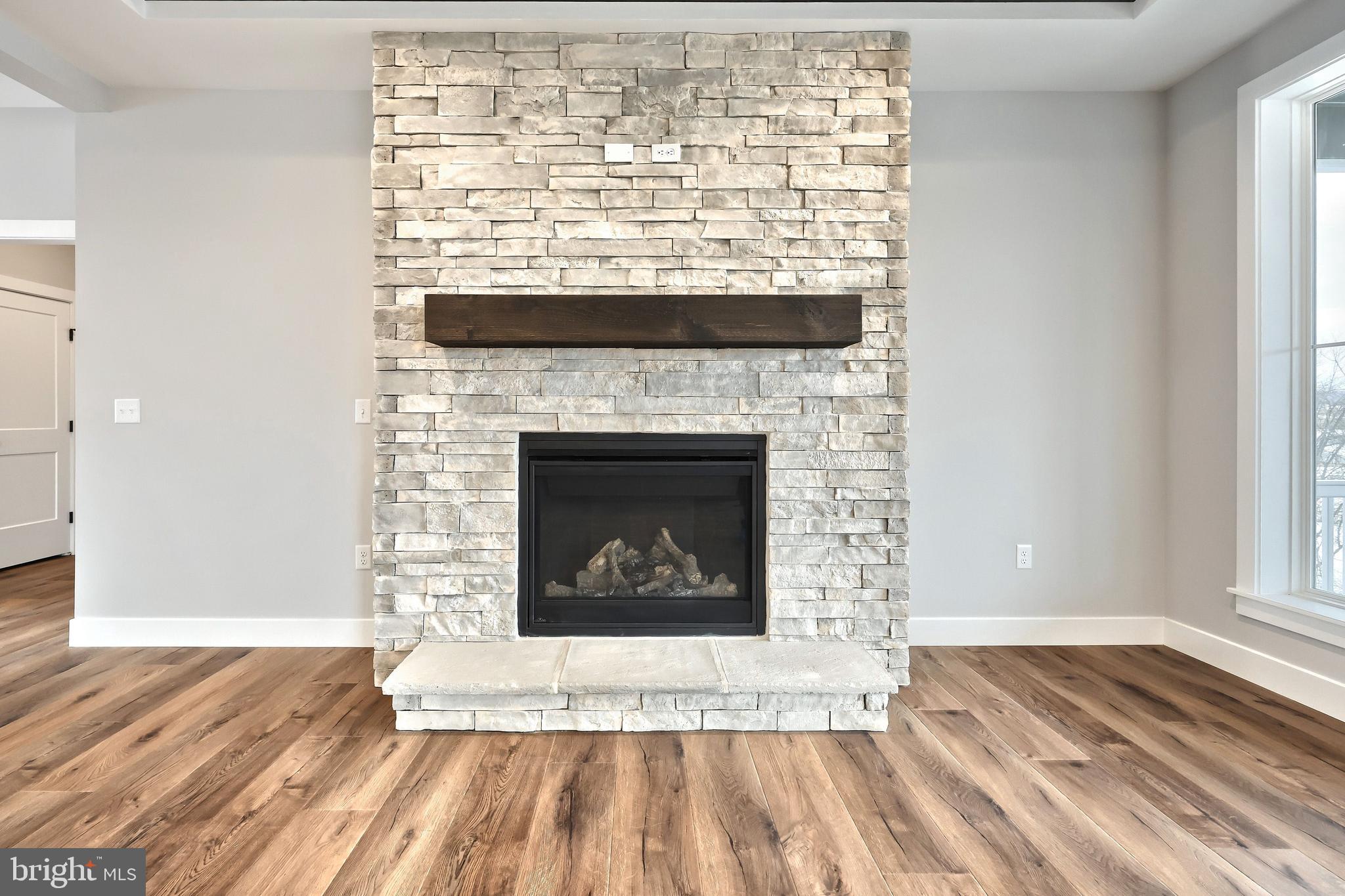 WILLOW CREEK FARMS - Residential