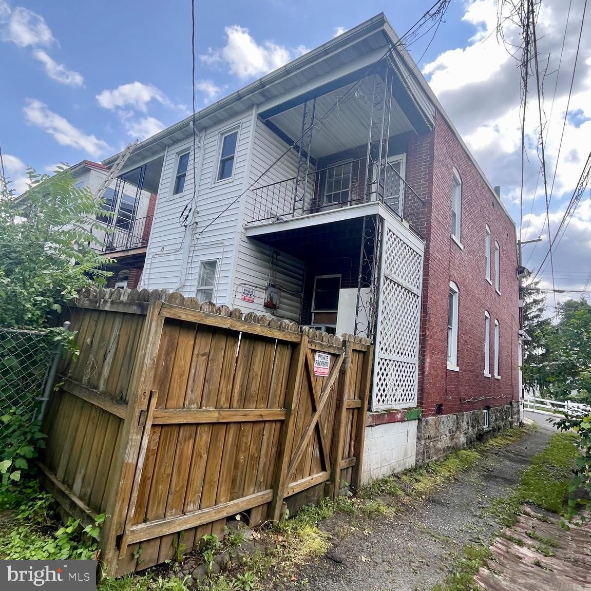 108 W SECOND STREET