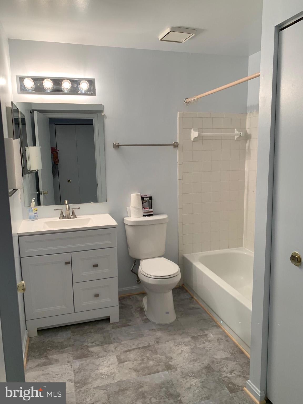 SILVER SPRING - Residential Lease