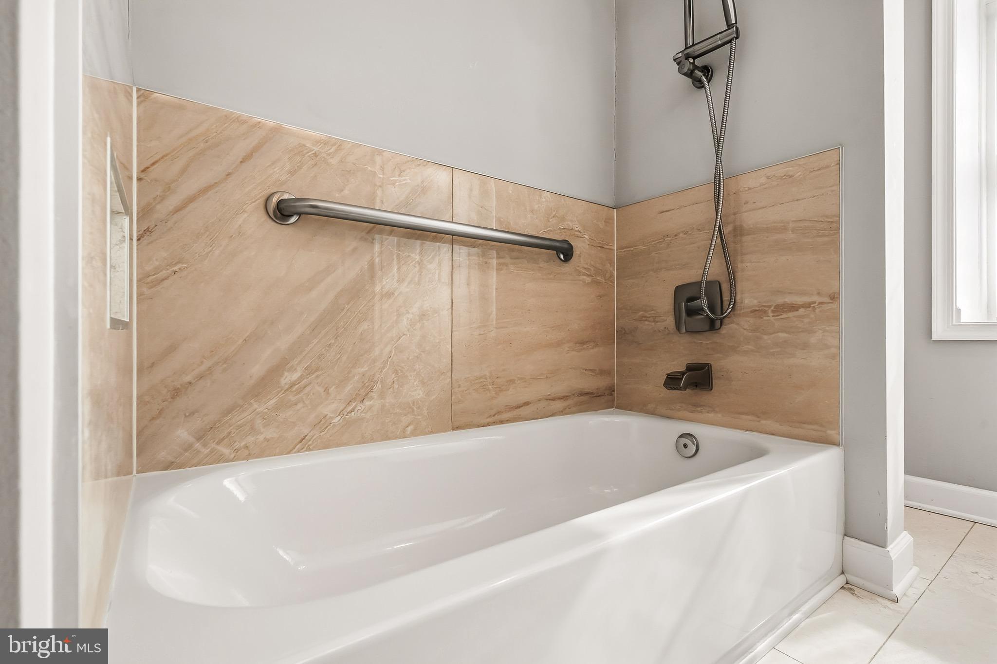 WESTMORELAND SQUARE - Residential