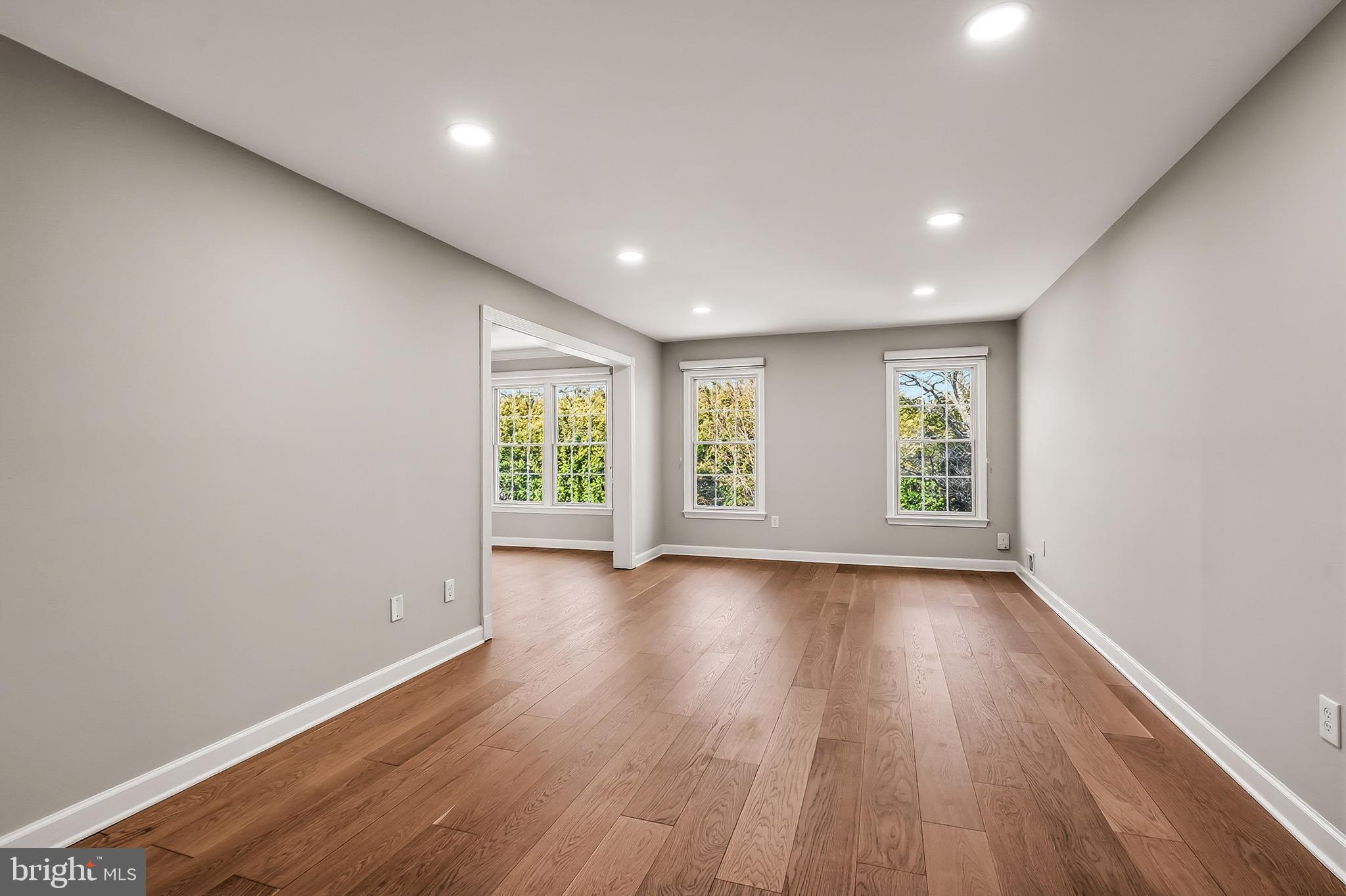 WESTMORELAND SQUARE - Residential