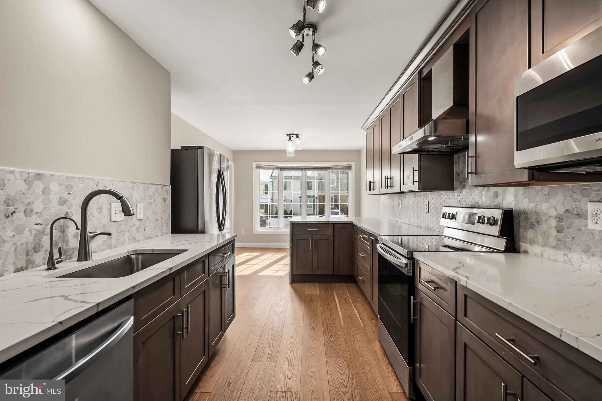 WESTMORELAND SQUARE - Residential