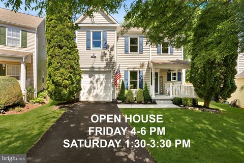 Photo of 644 Nathan Place NE, LEESBURG, VA 20176 (MLS # VALO2126124)