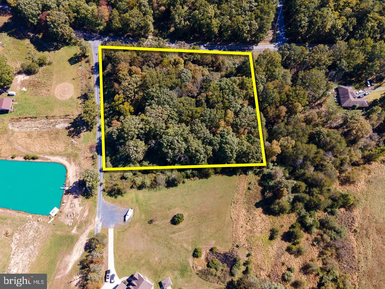 QUAKER LAKE SUBDIVISION - Land