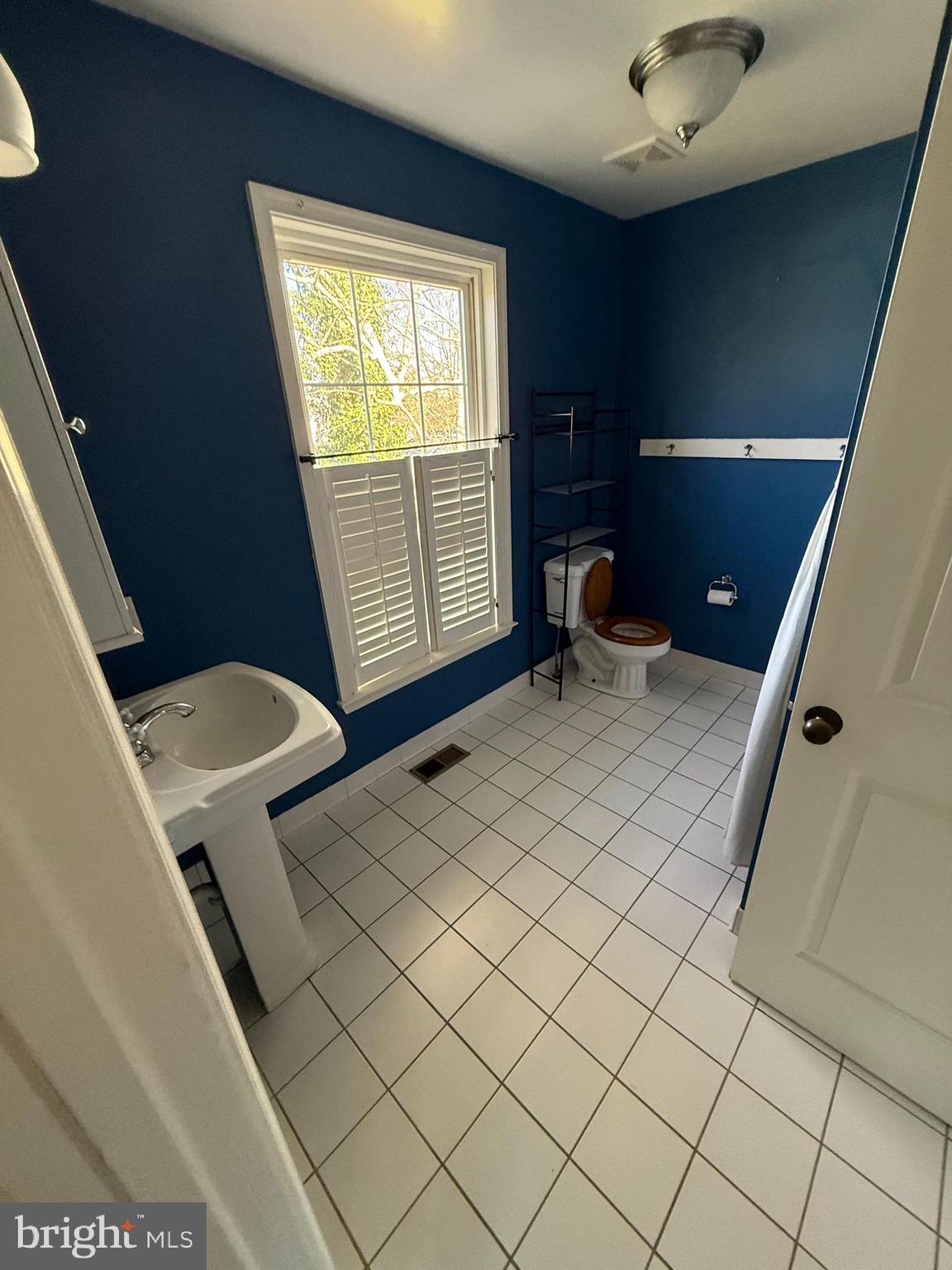 SYLVAN SHORES - Residential Lease