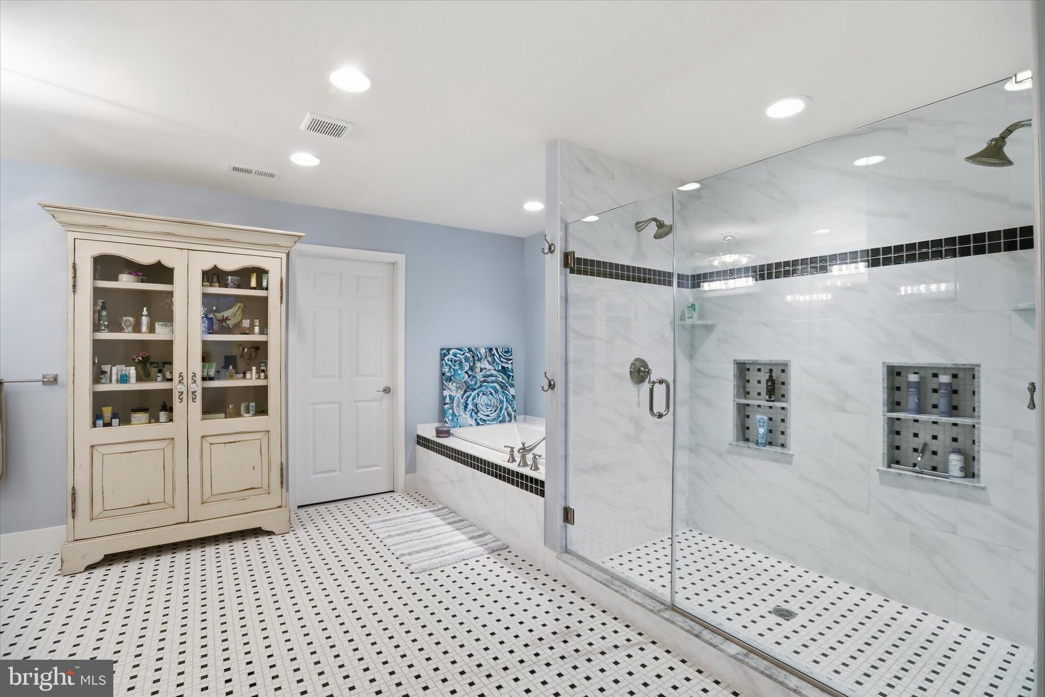 DELANCEY COURT - Residential