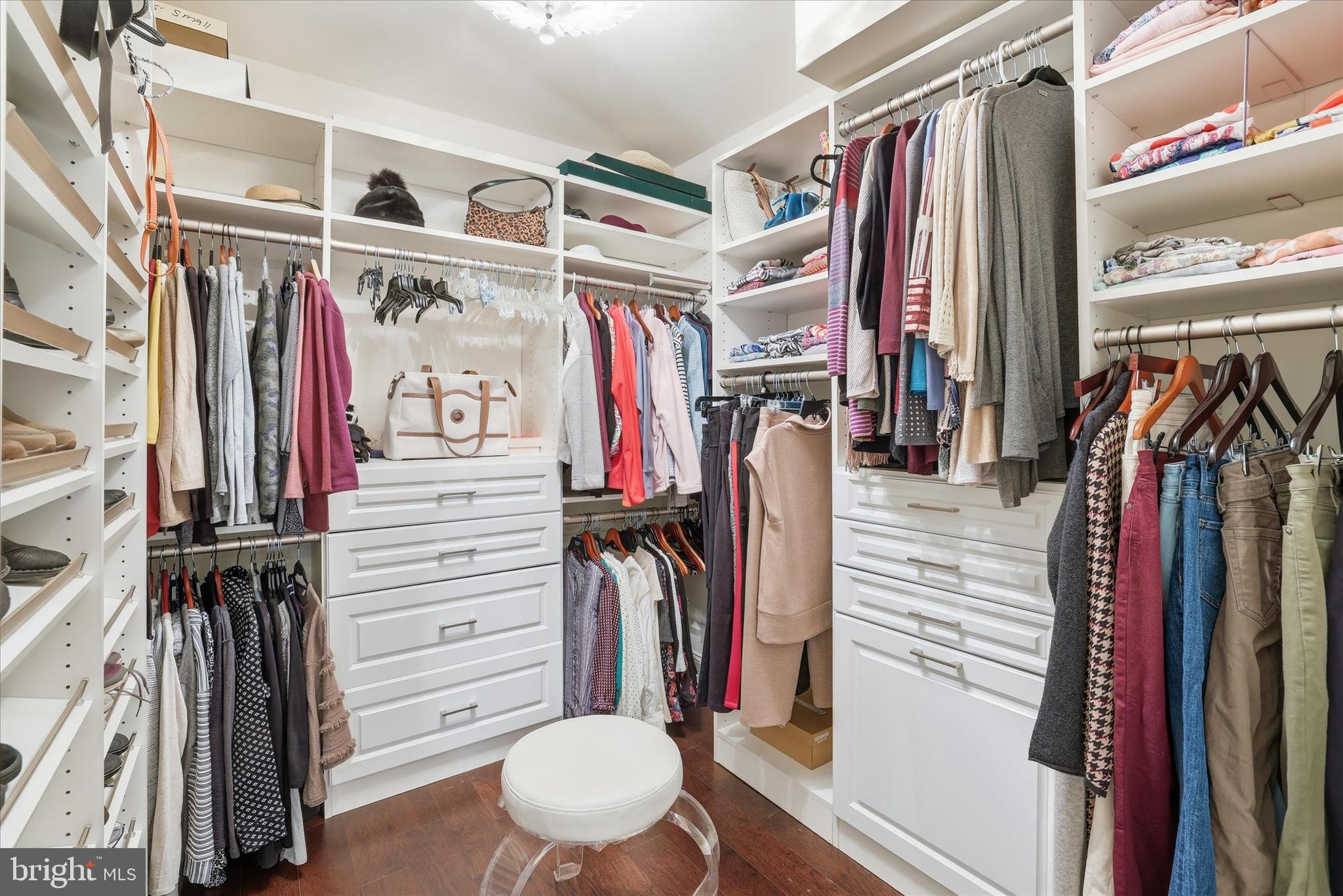 DELANCEY COURT - Residential