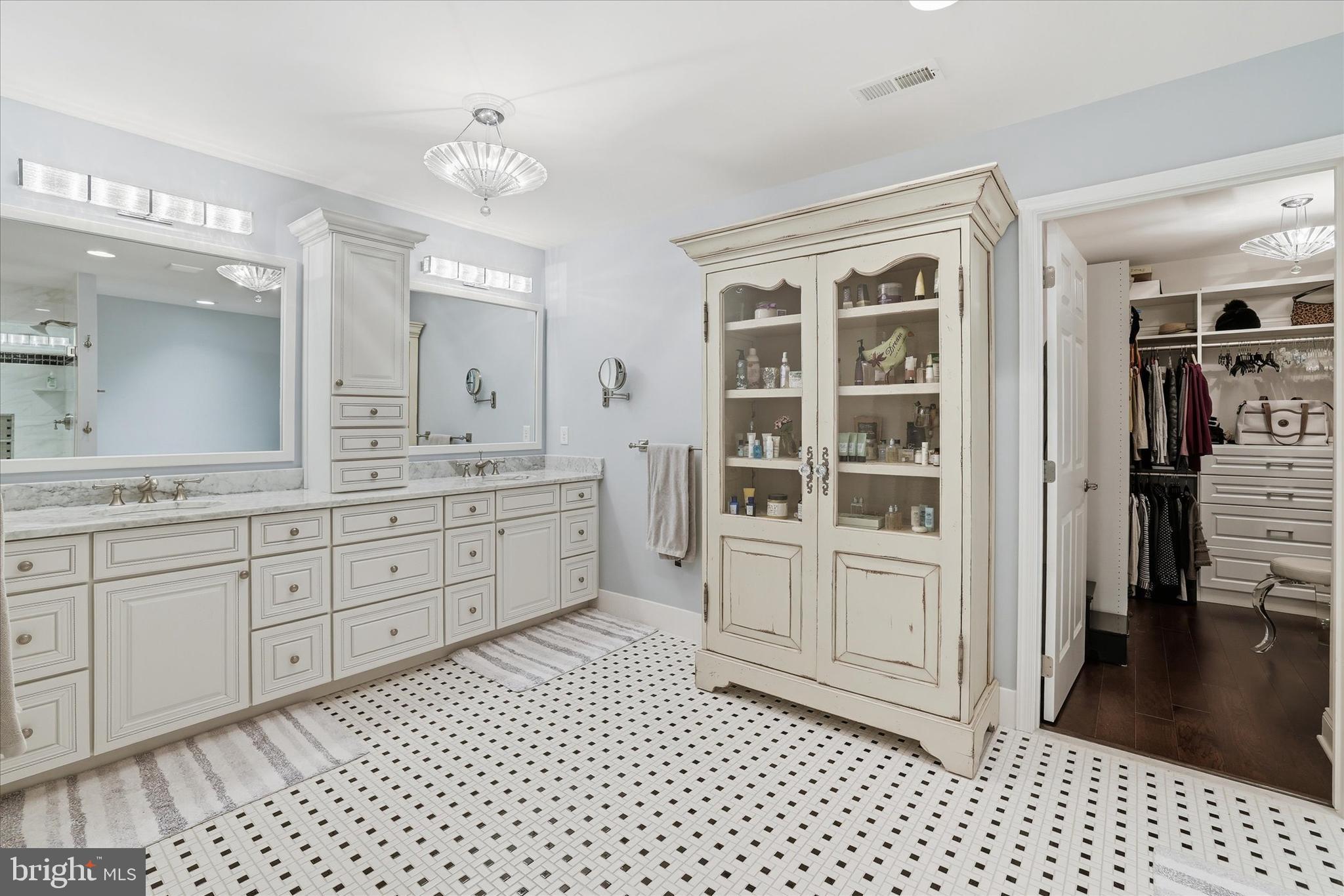 DELANCEY COURT - Residential