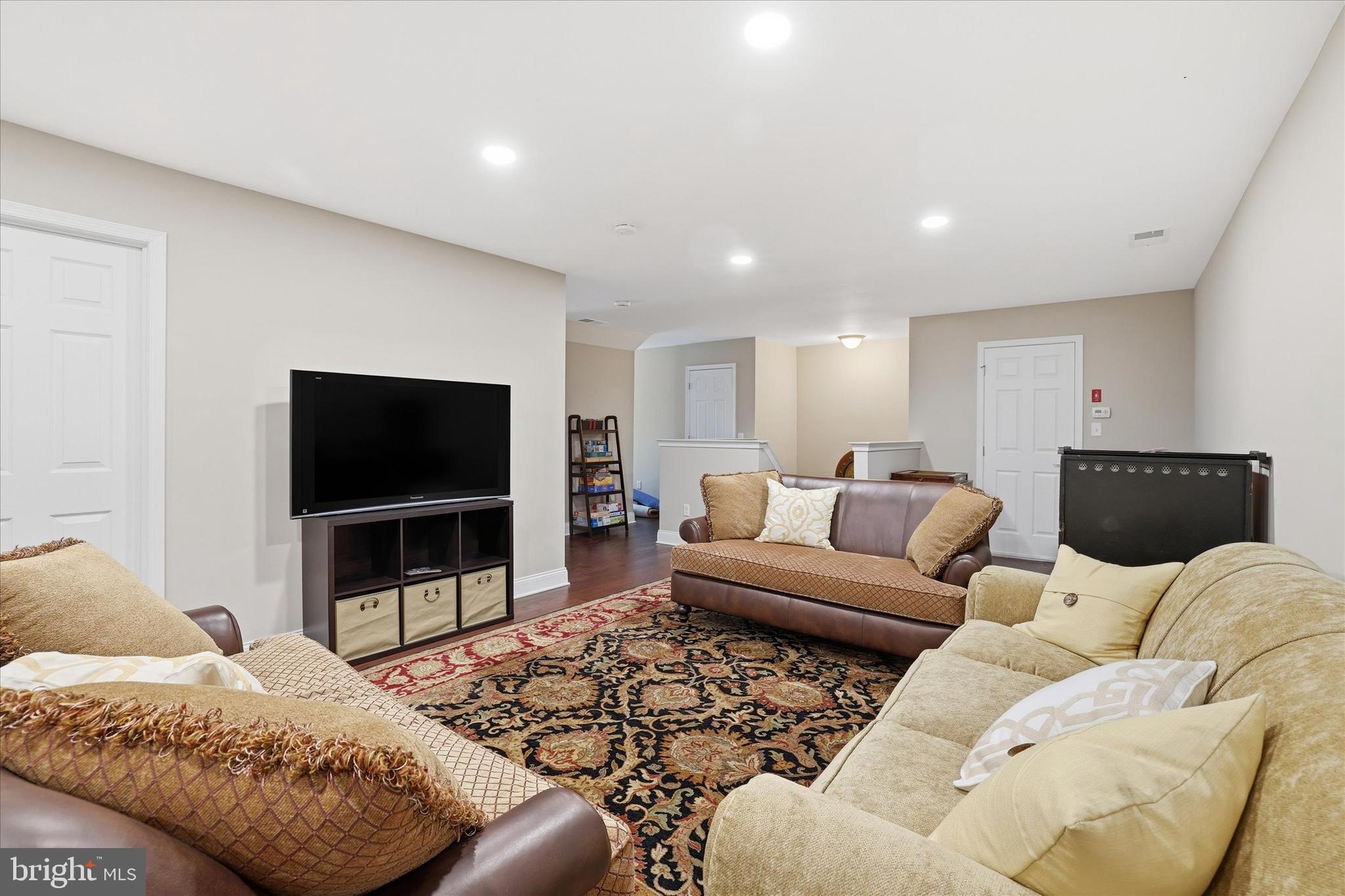 DELANCEY COURT - Residential