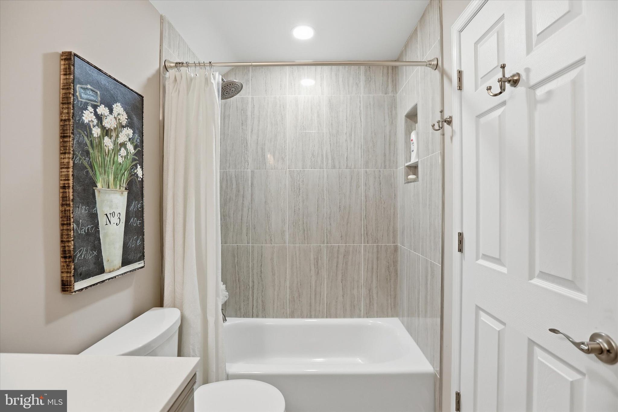 DELANCEY COURT - Residential