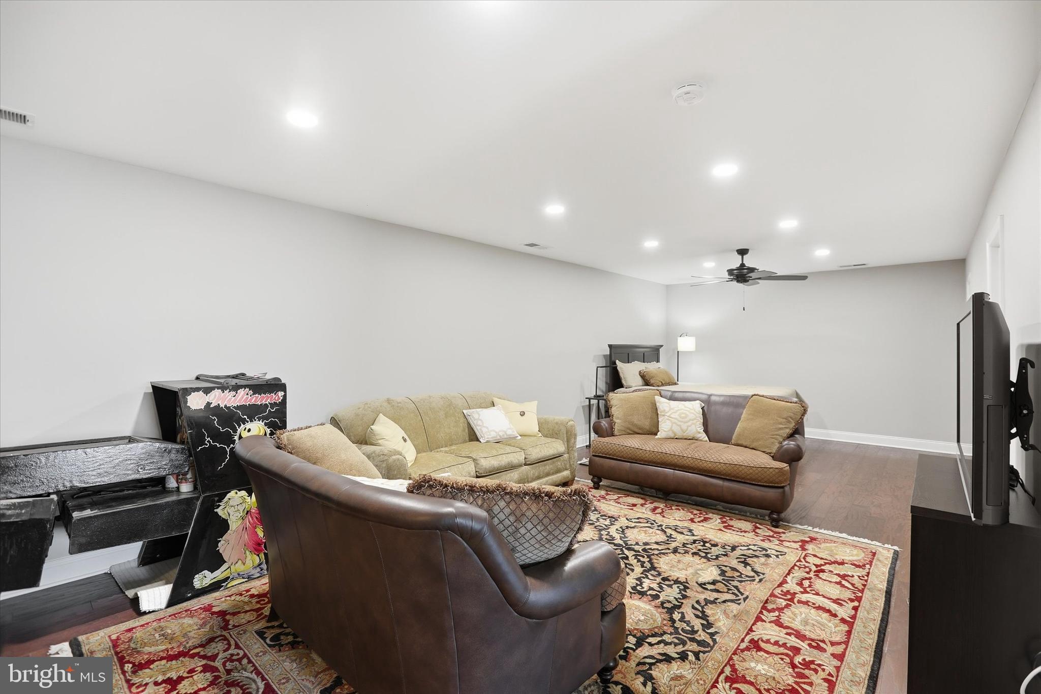 DELANCEY COURT - Residential