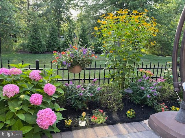 DELANCEY COURT - Residential