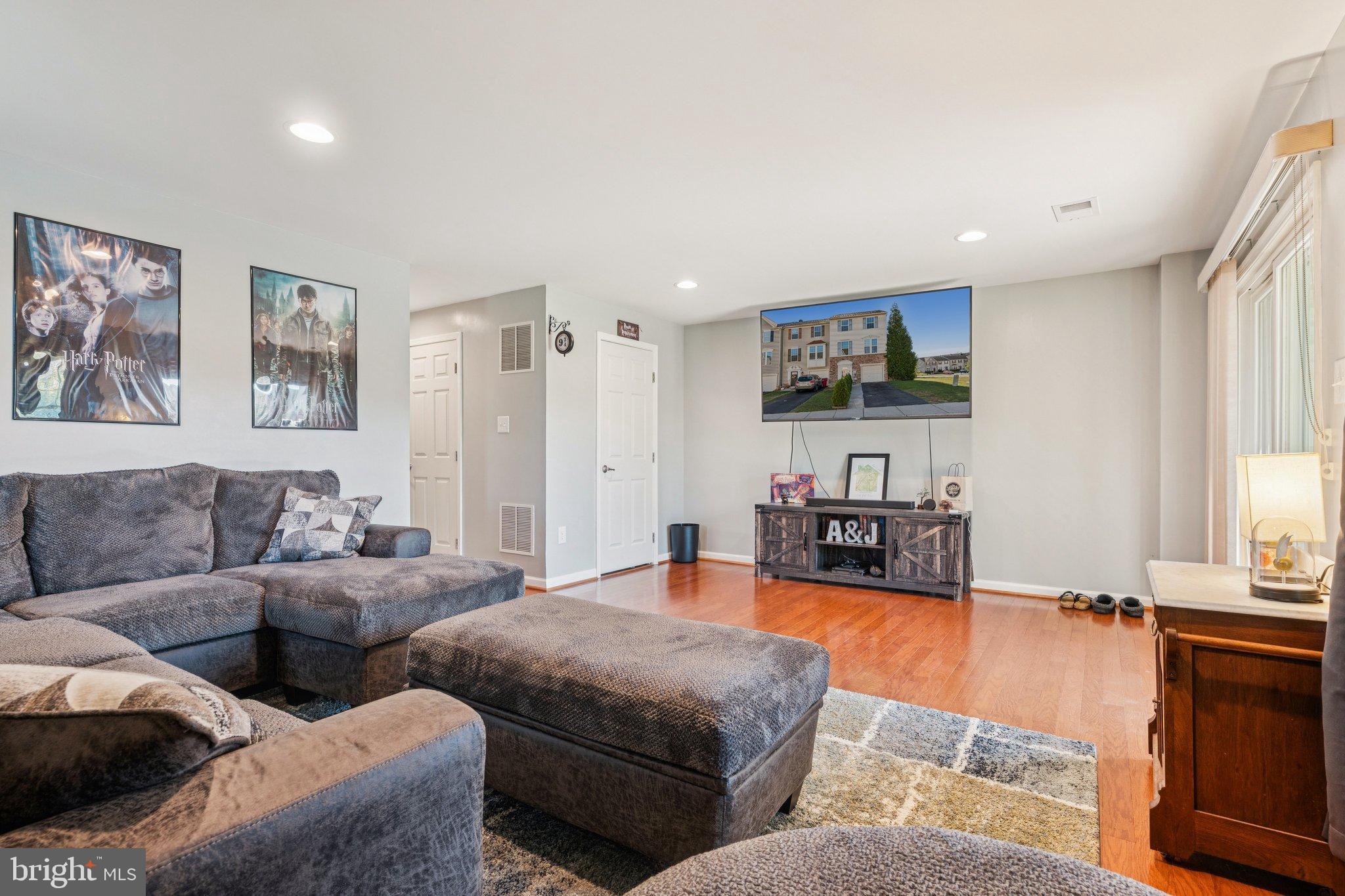 BROOKFIELD - Residential