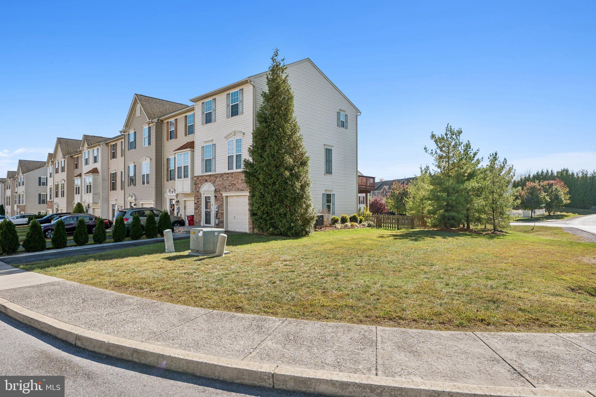 BROOKFIELD - Residential