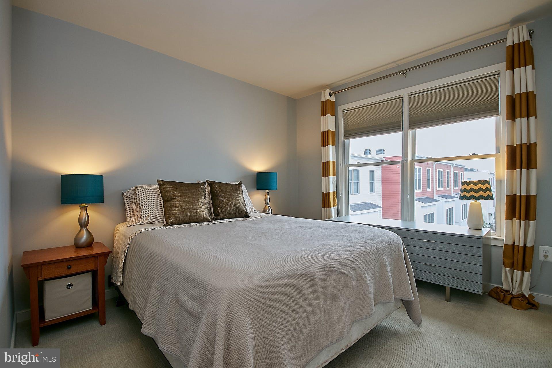 OLD TOWN COMMONS - Residential Lease