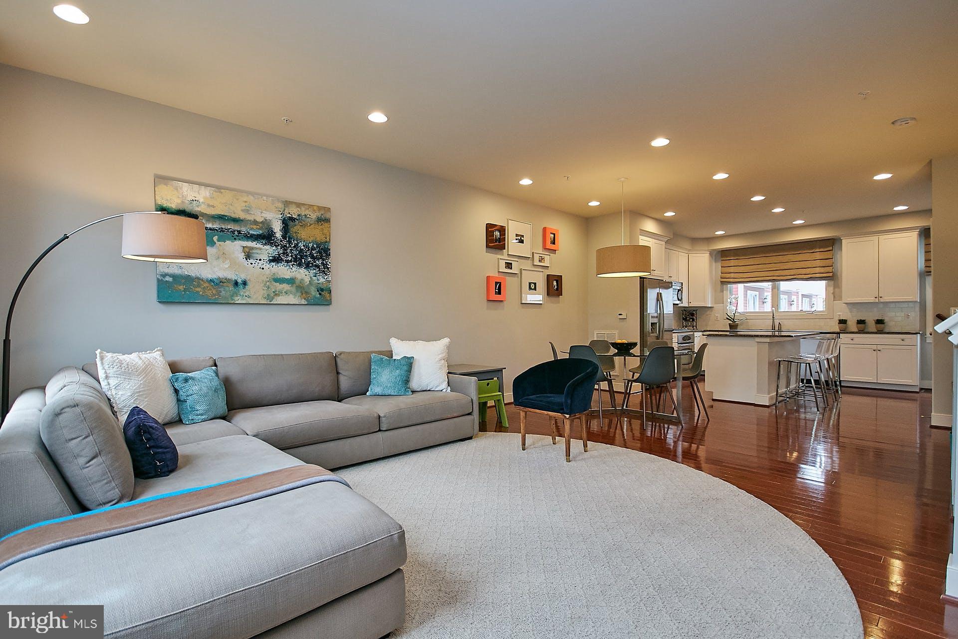 OLD TOWN COMMONS - Residential Lease