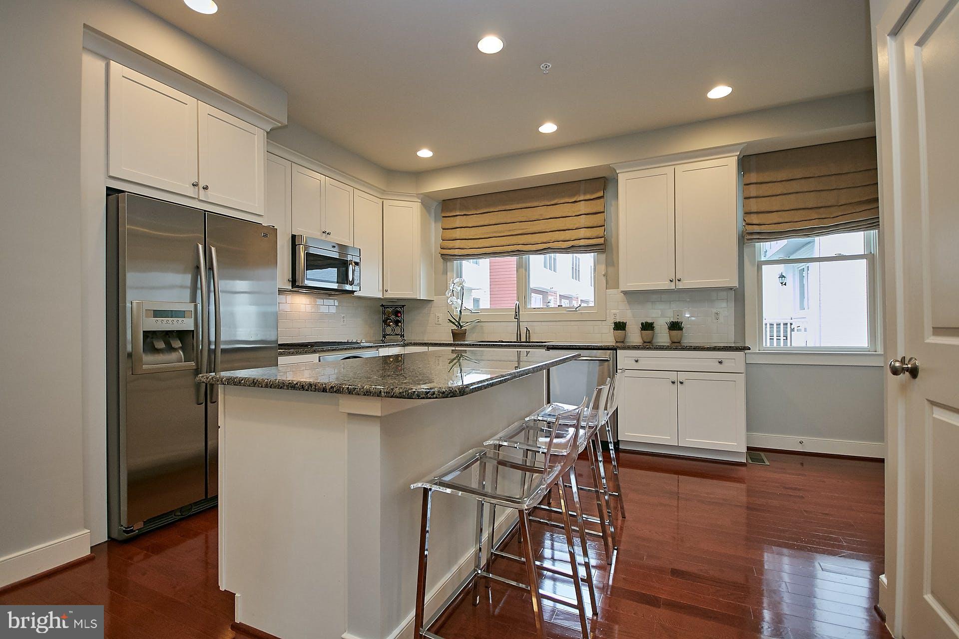 OLD TOWN COMMONS - Residential Lease