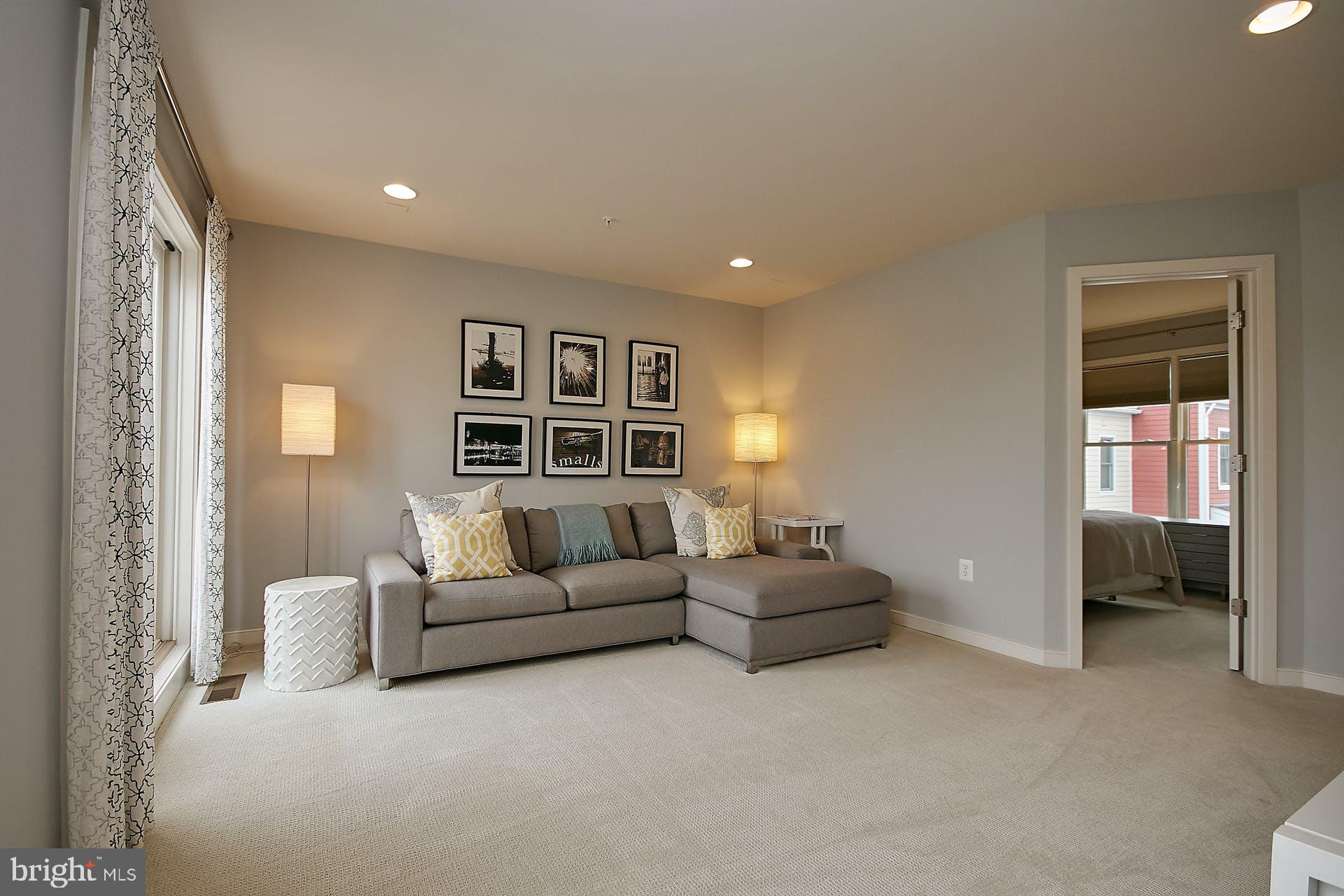 OLD TOWN COMMONS - Residential Lease