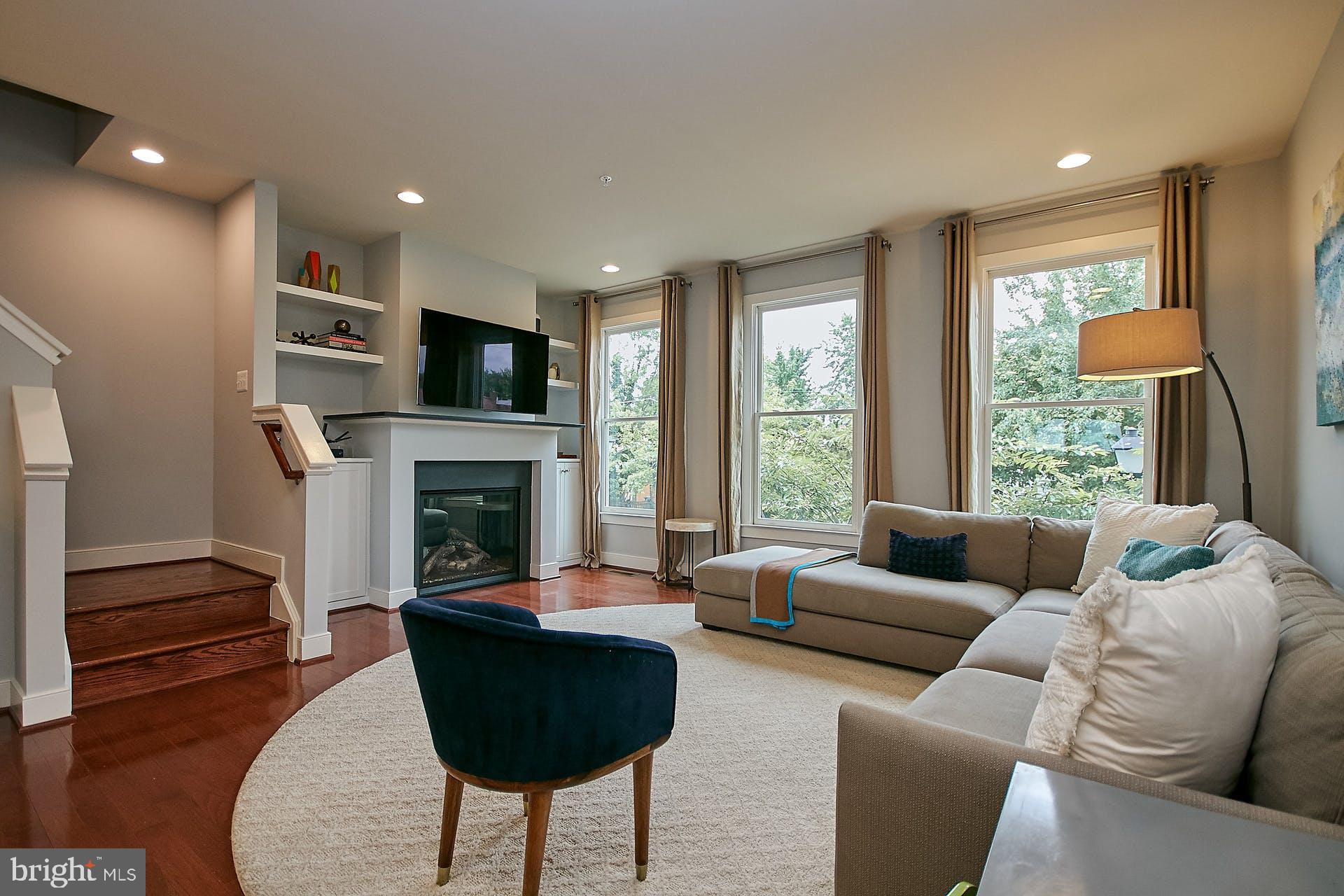 OLD TOWN COMMONS - Residential Lease