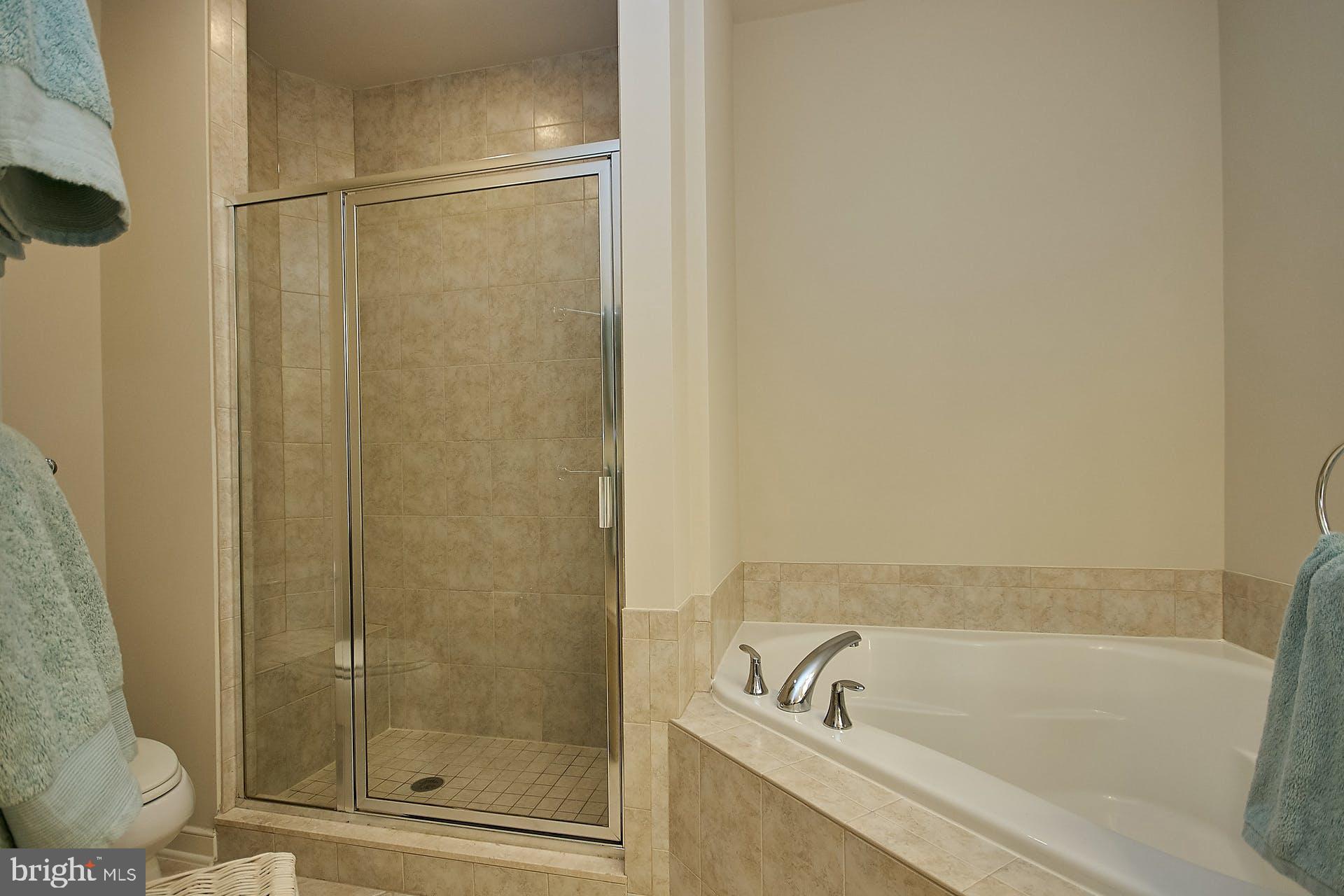 OLD TOWN COMMONS - Residential Lease