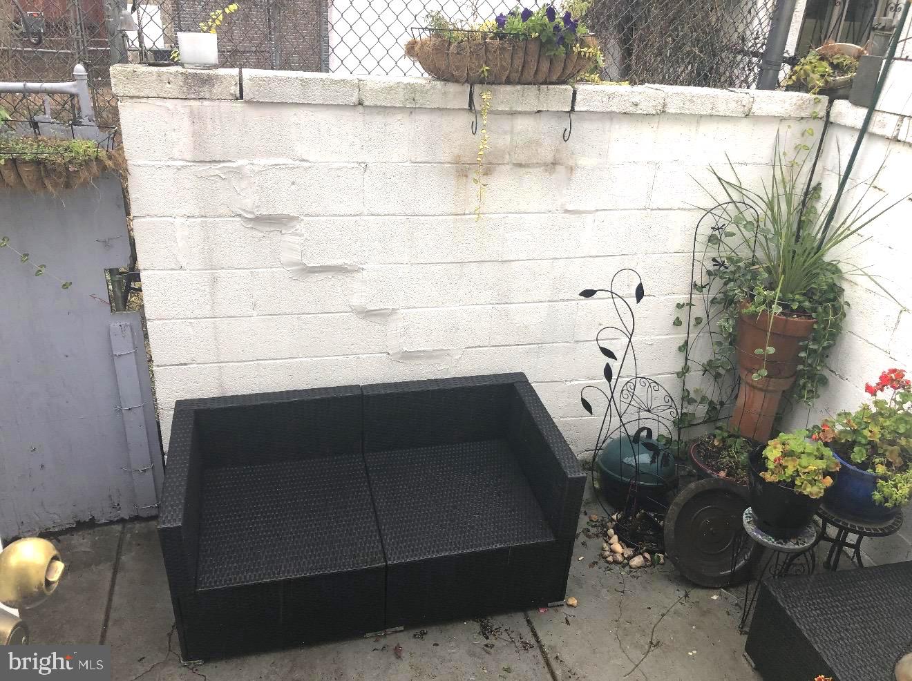 FAIRMOUNT - Residential Income