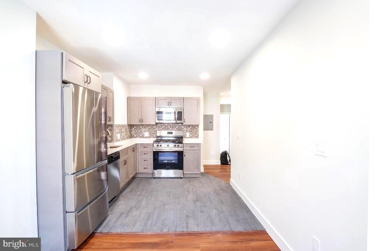 FAIRMOUNT - Residential Income