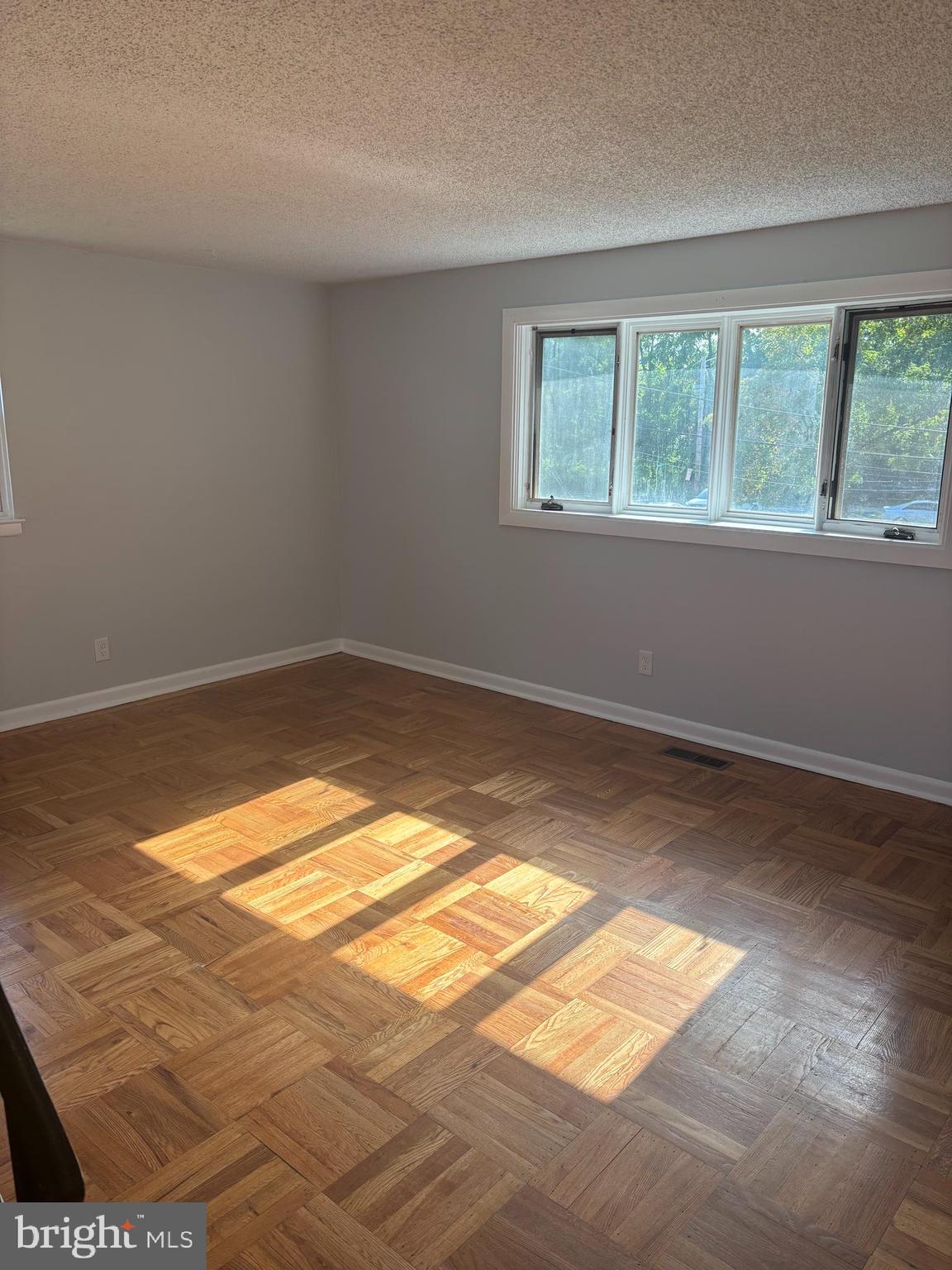 FOLCROFT - Residential Lease