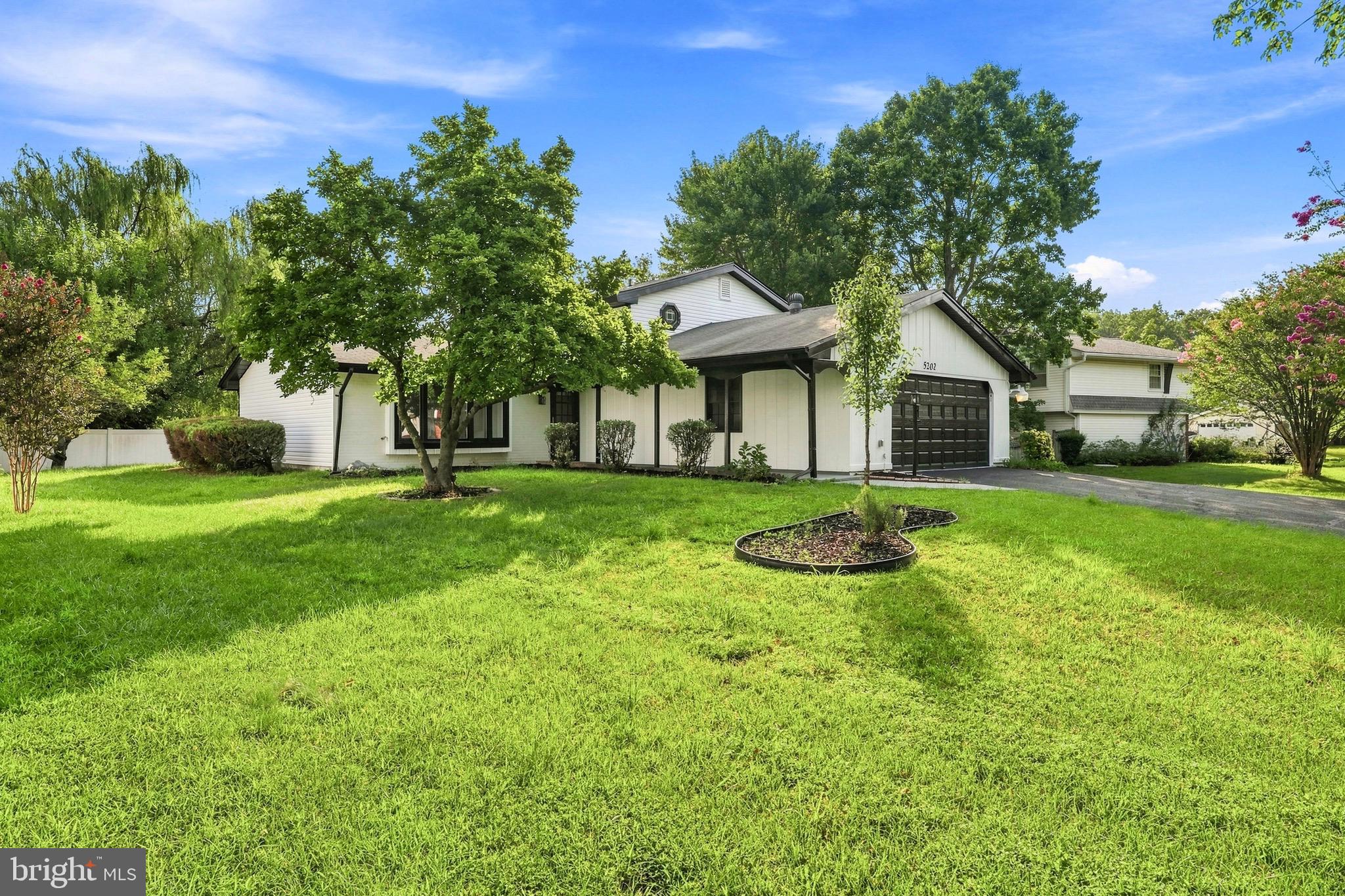 5202 CAROLINE CIRCLE