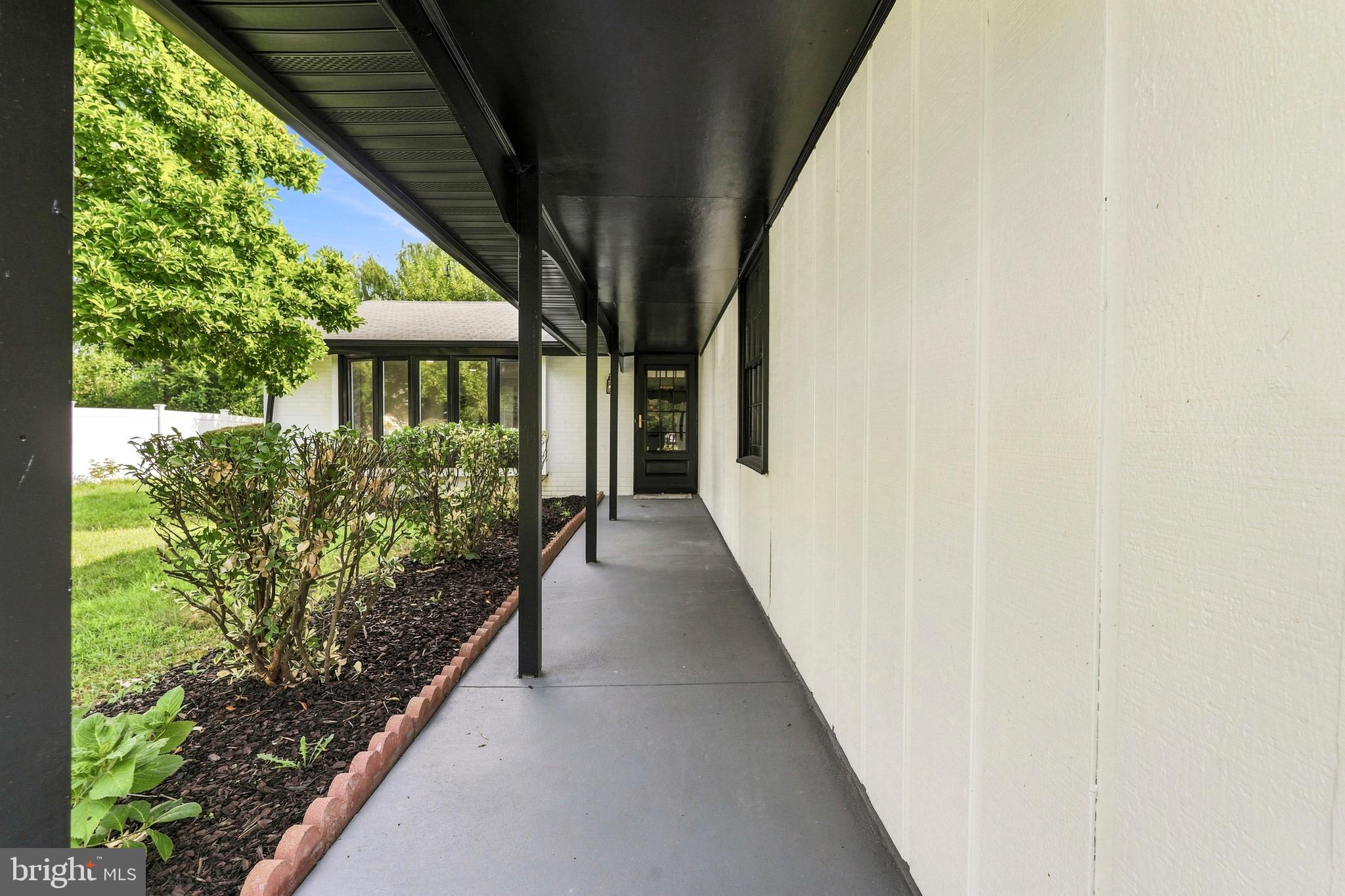 5202 CAROLINE CIRCLE