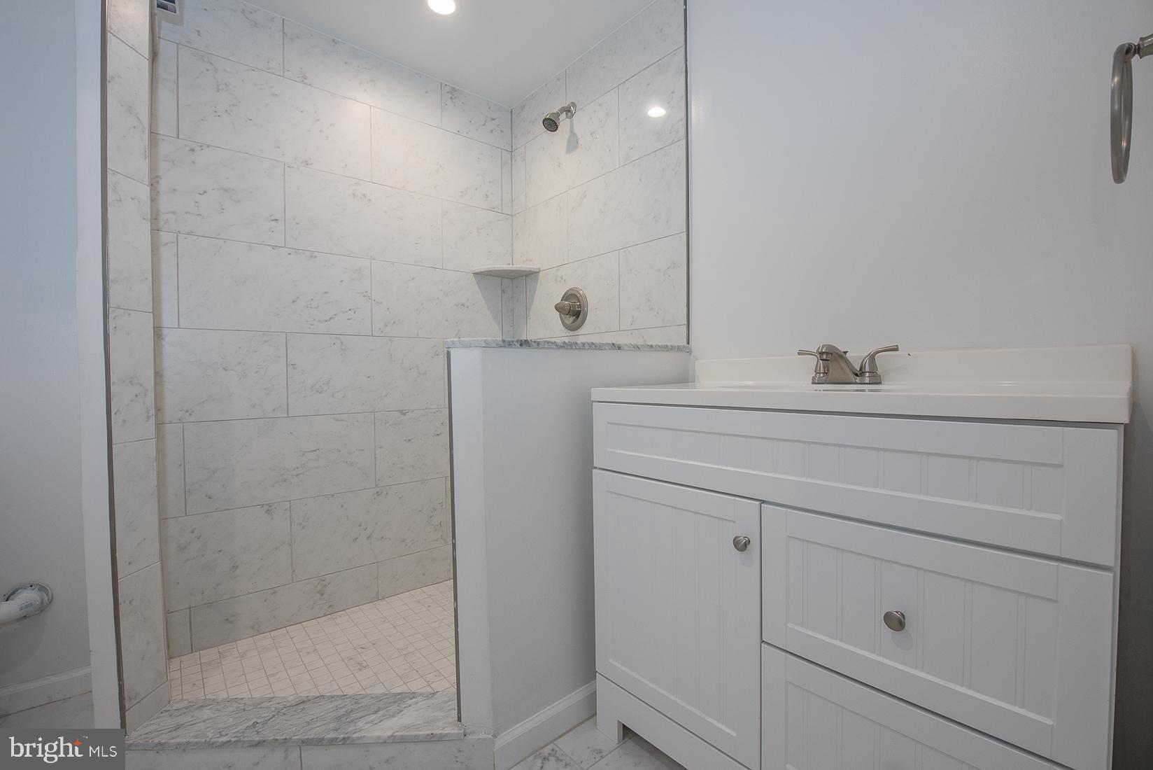 GRADUATE HOSPITAL - Residential Lease