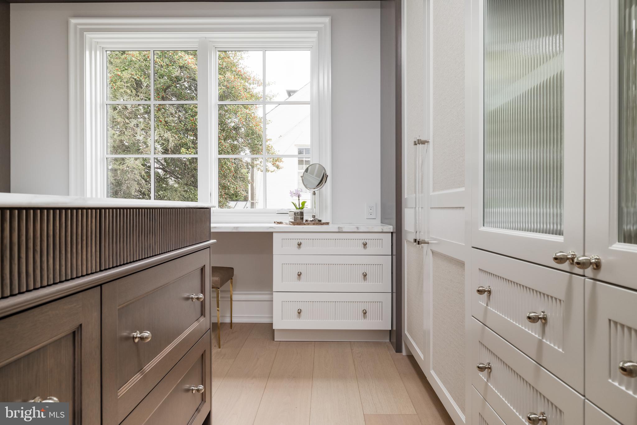 SPRING VALLEY - Residential