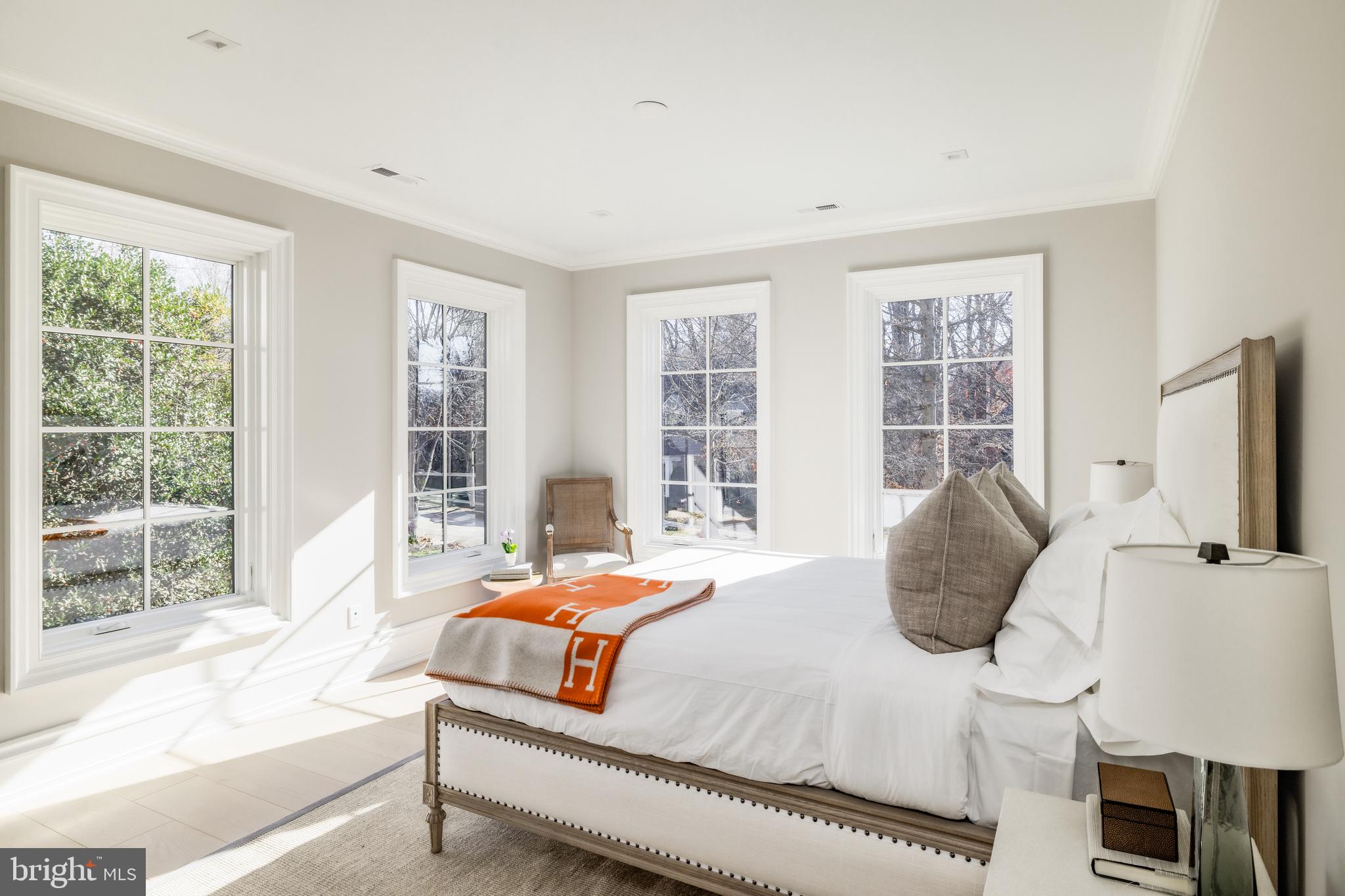 SPRING VALLEY - Residential