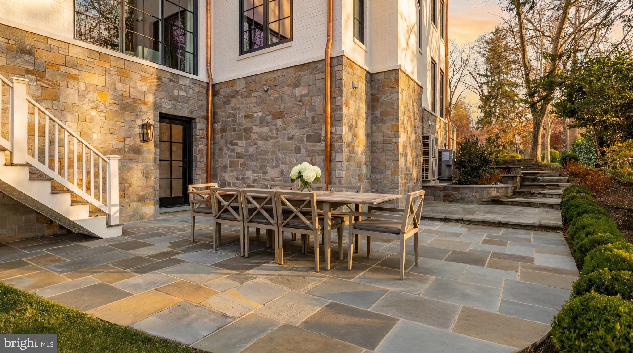 SPRING VALLEY - Residential