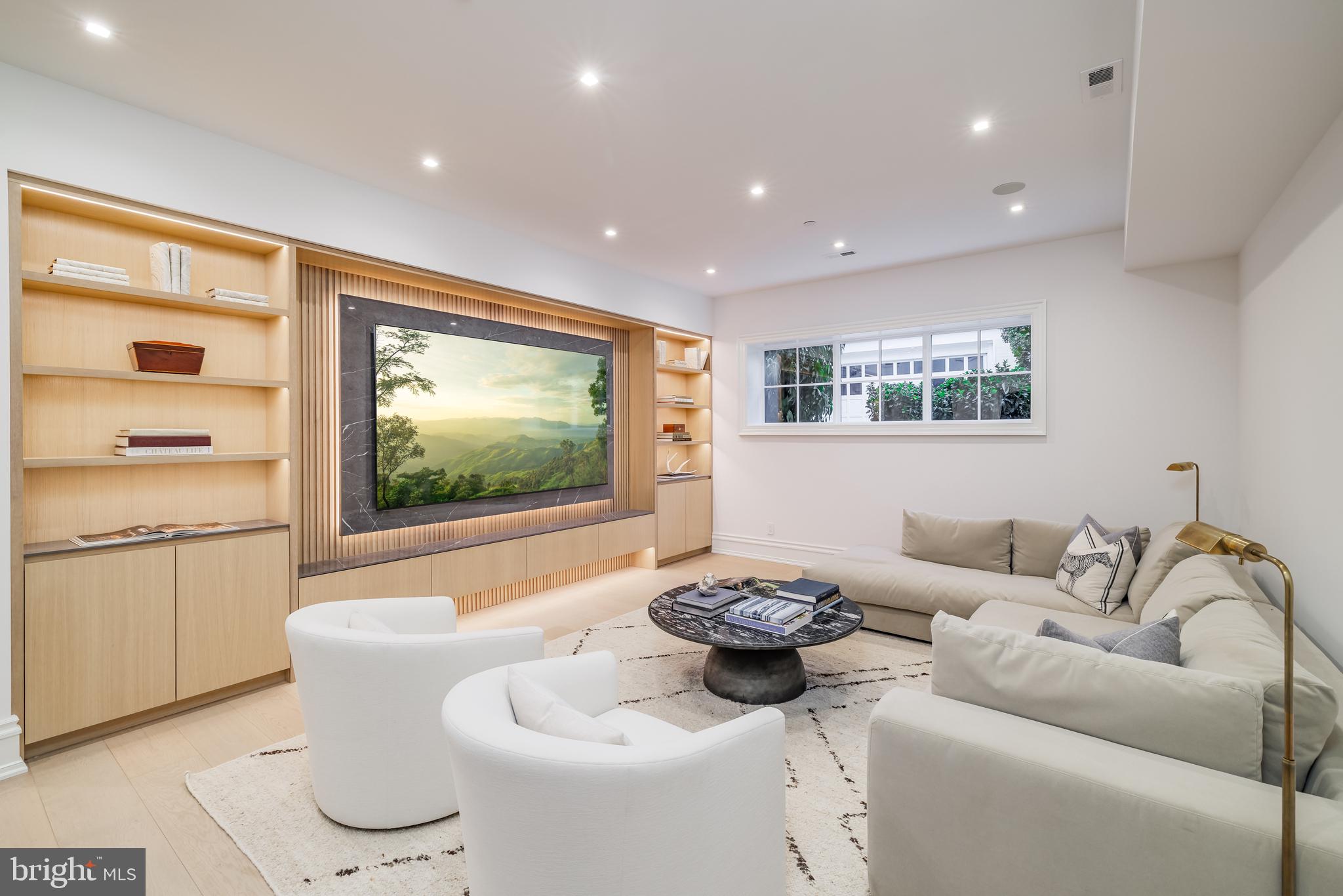 SPRING VALLEY - Residential