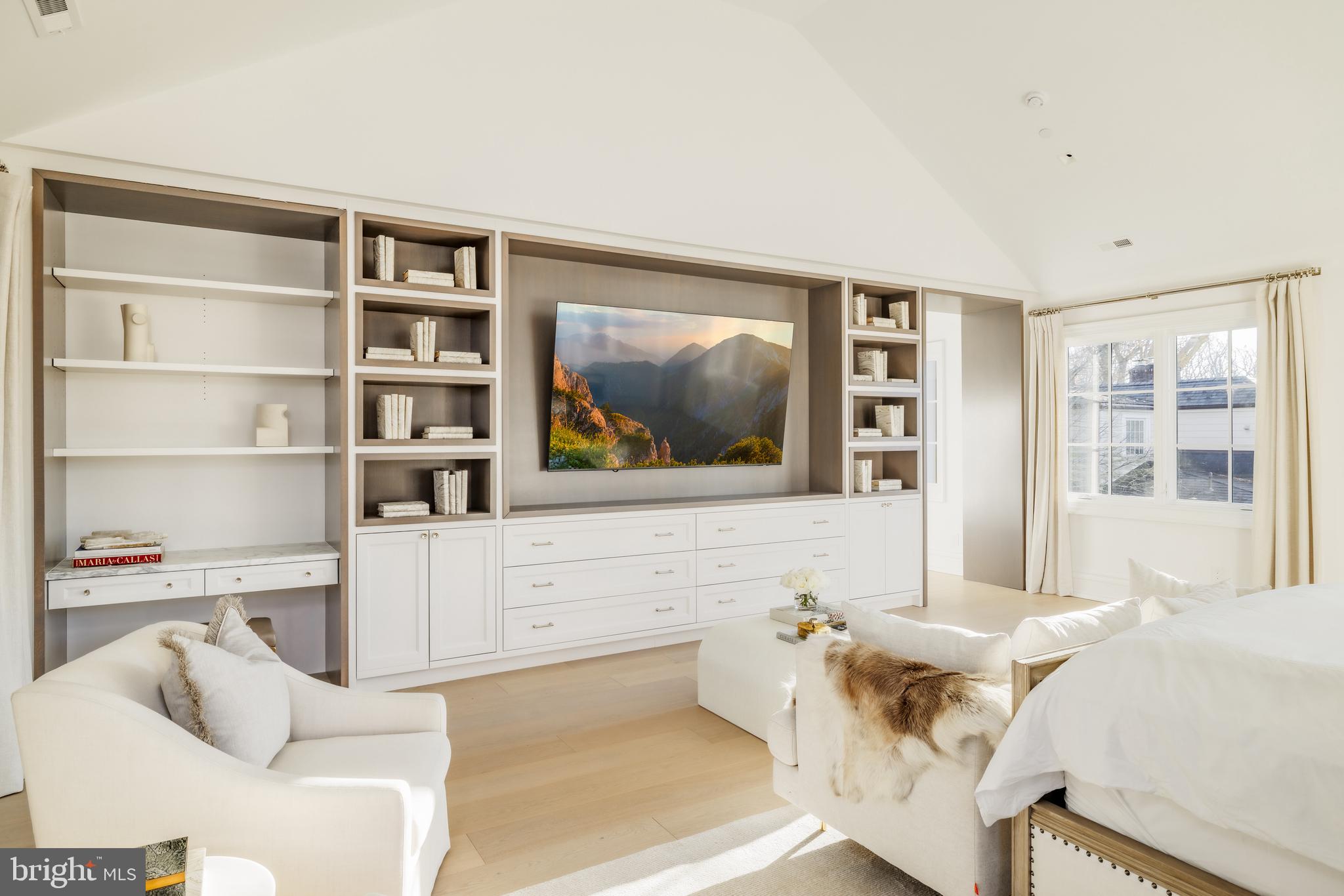 SPRING VALLEY - Residential