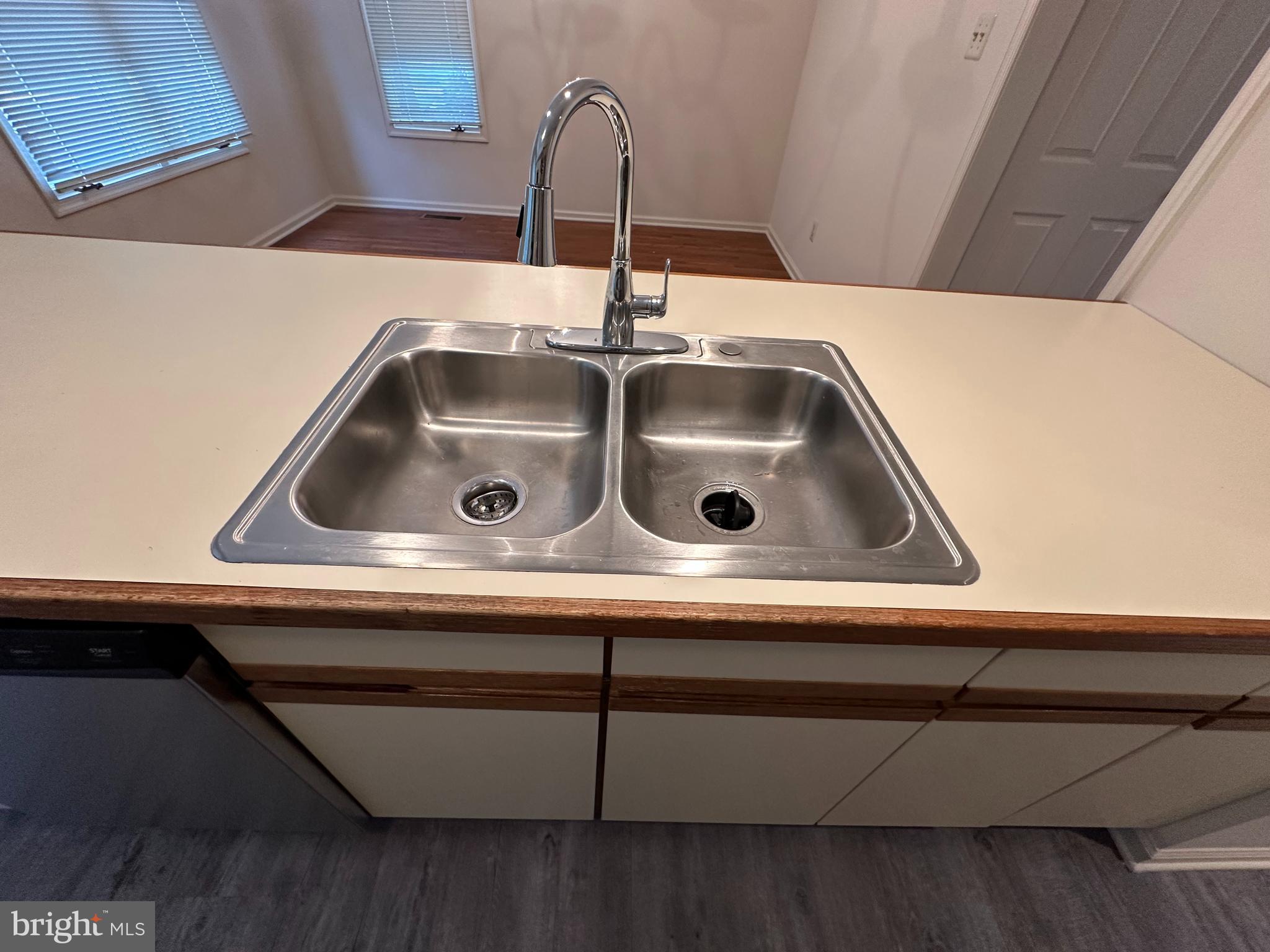 FOX RUN - Residential Lease