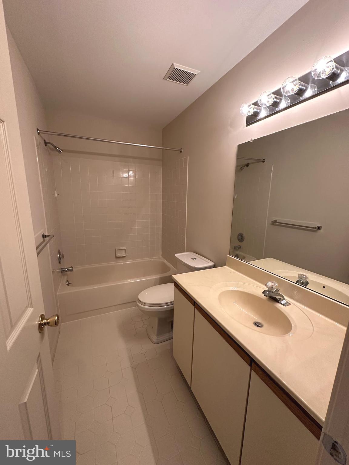 FOX RUN - Residential Lease