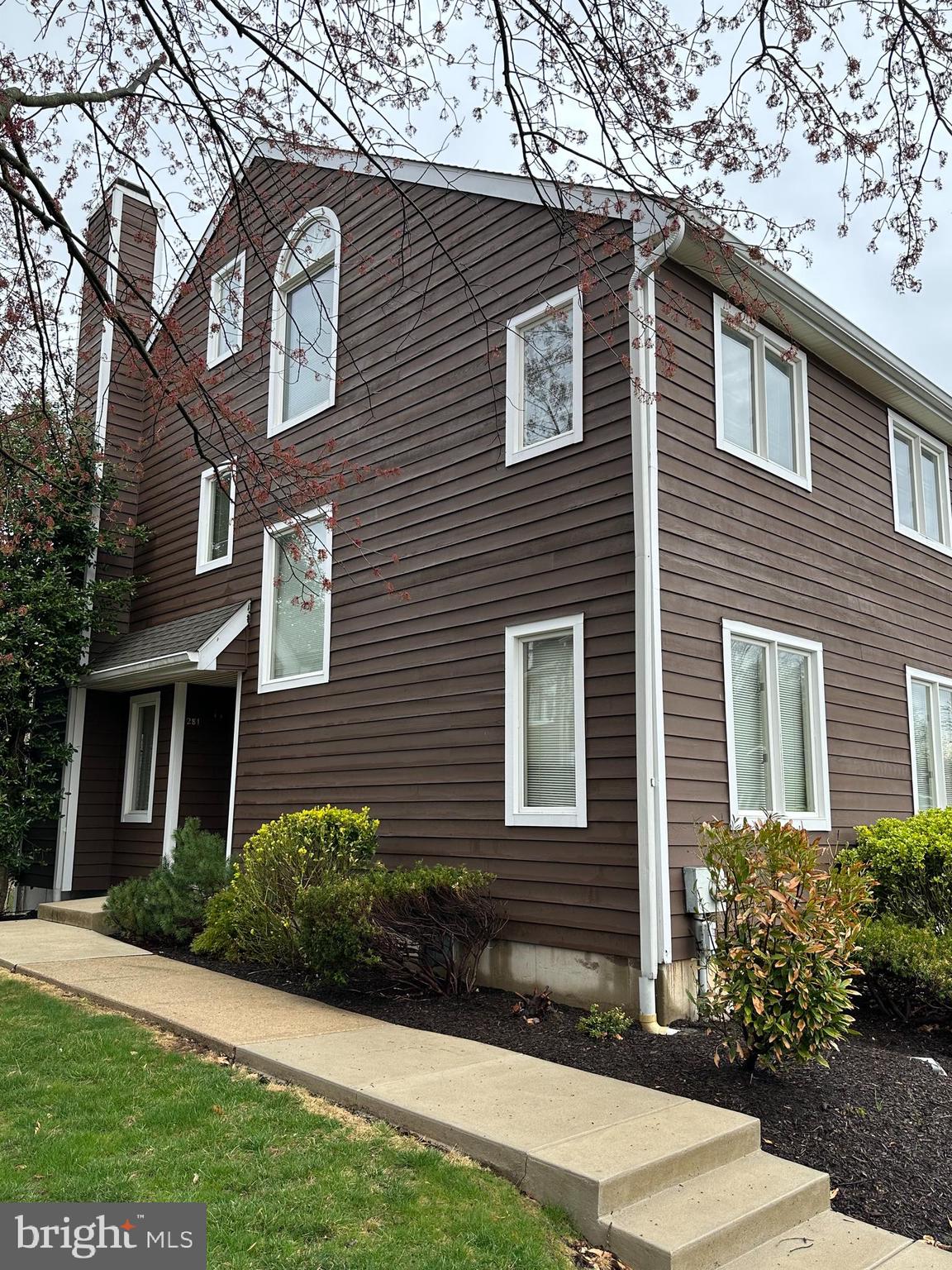 Here is the opportunity to rent a spacious townhome in Exton! This 3-bedroom (including loft space), 2.5 bath end unit boasts 3 levels of living space, a deck, and a walk-out basement. The interior is professionally freshly painted in all neutrals and has a brand new carpet on the steps and loft. The main floor features a Great Room with sliding doors onto the expansive deck, a Kitchen with newer appliances (the fridge is brand new), Dining Room, and a Powder Room. The second floor offers a large primary bedroom with a ceiling fan, roomy walk-in closet, and a ensuite bathroom with skylight, double-bowl vanity, jetted tub, and separate walk-in shower. On the same level, you will find a sizable second bedroom, a full bath with tub/shower combo, and a laundry closet with brand new washer and dryer. The loft can be used as a bedroom/office/playroom, and presents two closets, skylights, a ceiling fan, and brand new carpet. The walk-out basement with a new sliding door has plenty of light and room for storage, workouts, etc. This home offers an easy commute to major routes, including PA Turnpike, train stations, movie theaters, and all the things shopping and dining.
No pets, no smoking.
