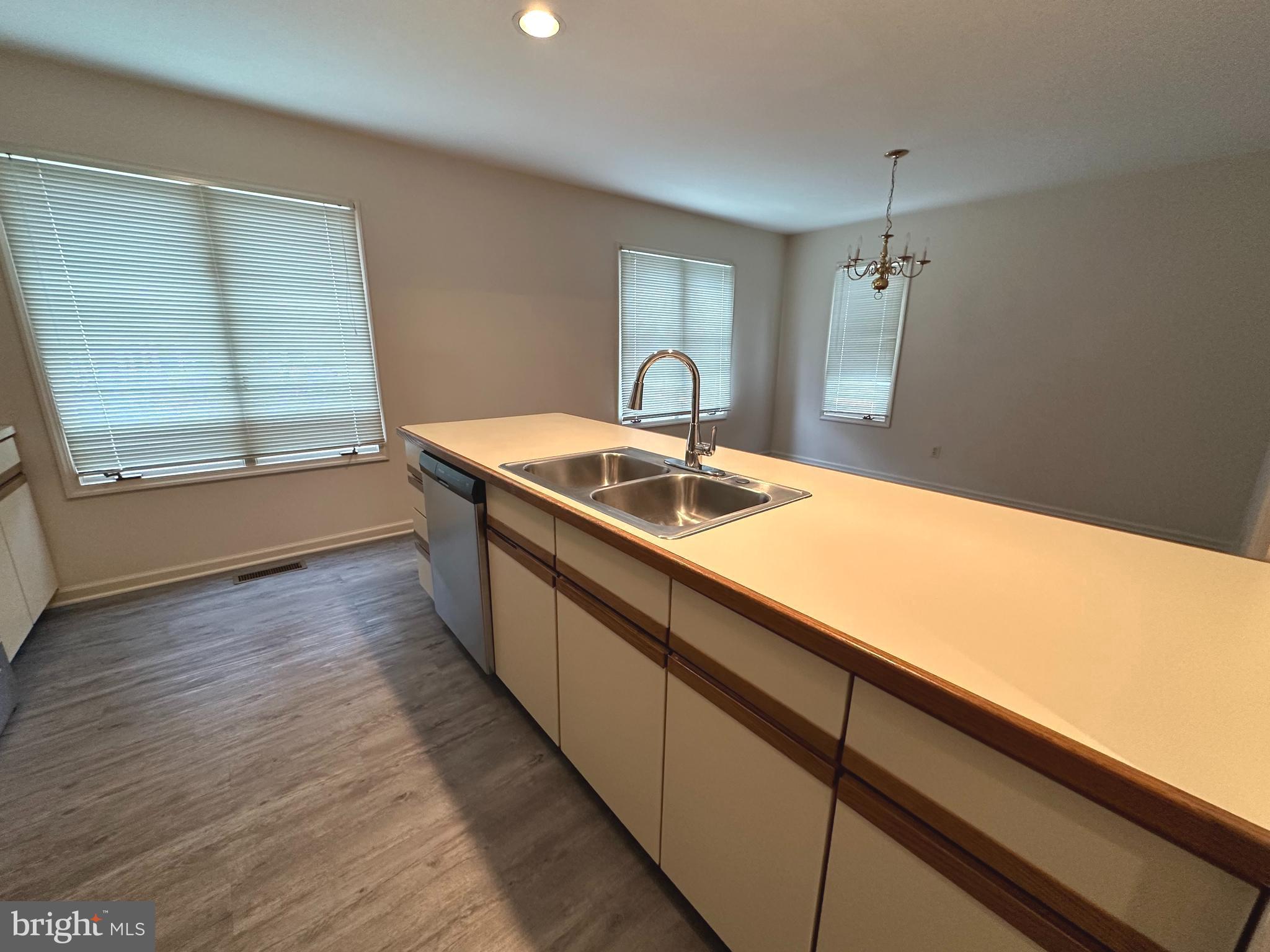 FOX RUN - Residential Lease